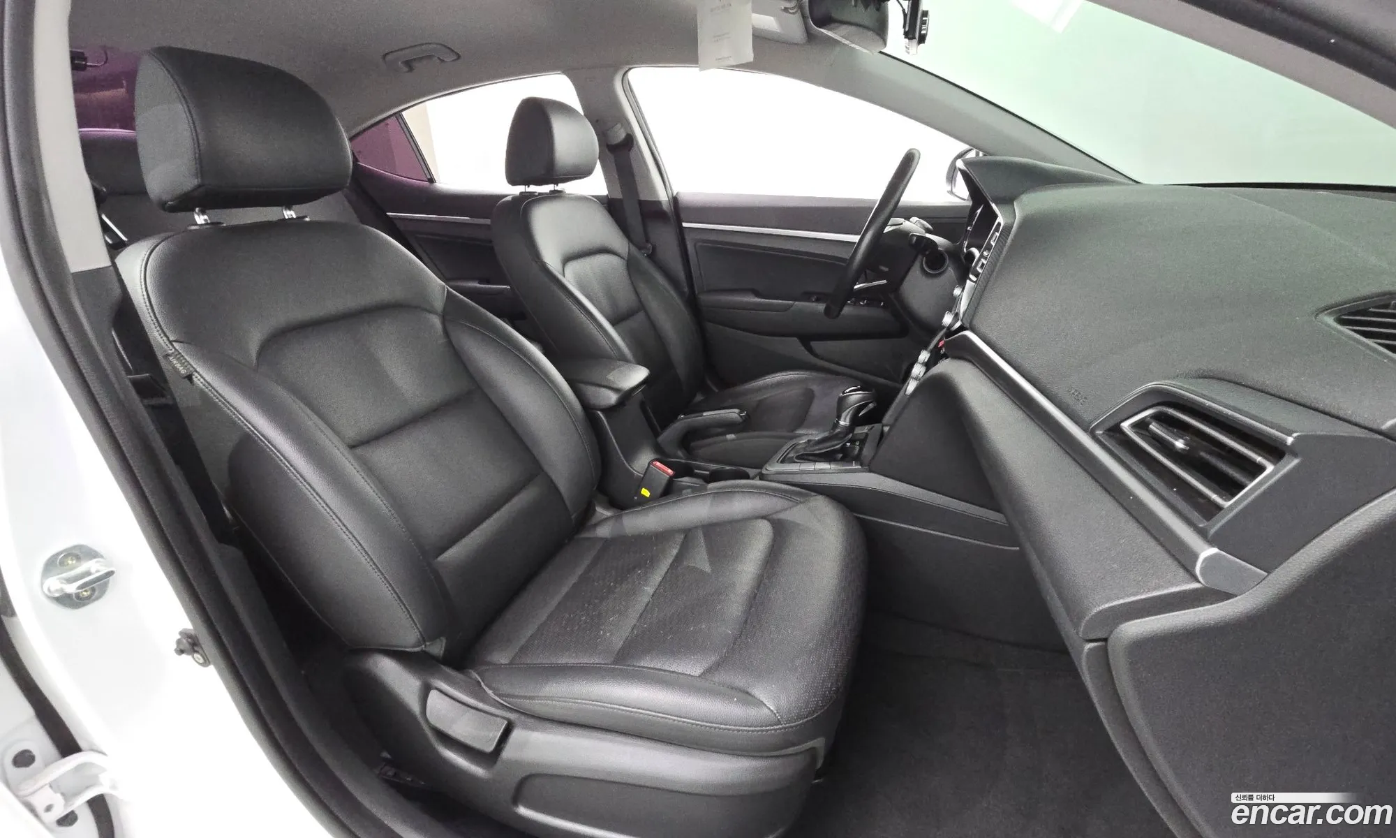 Hyundai Elantra AD 2019 — 11