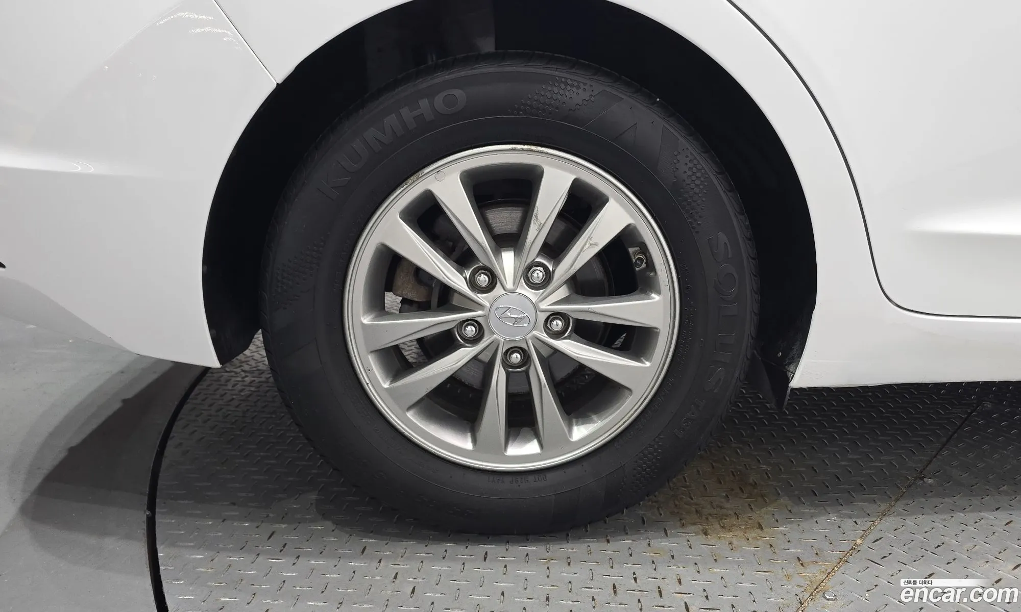 Hyundai Elantra AD 2019 — 5