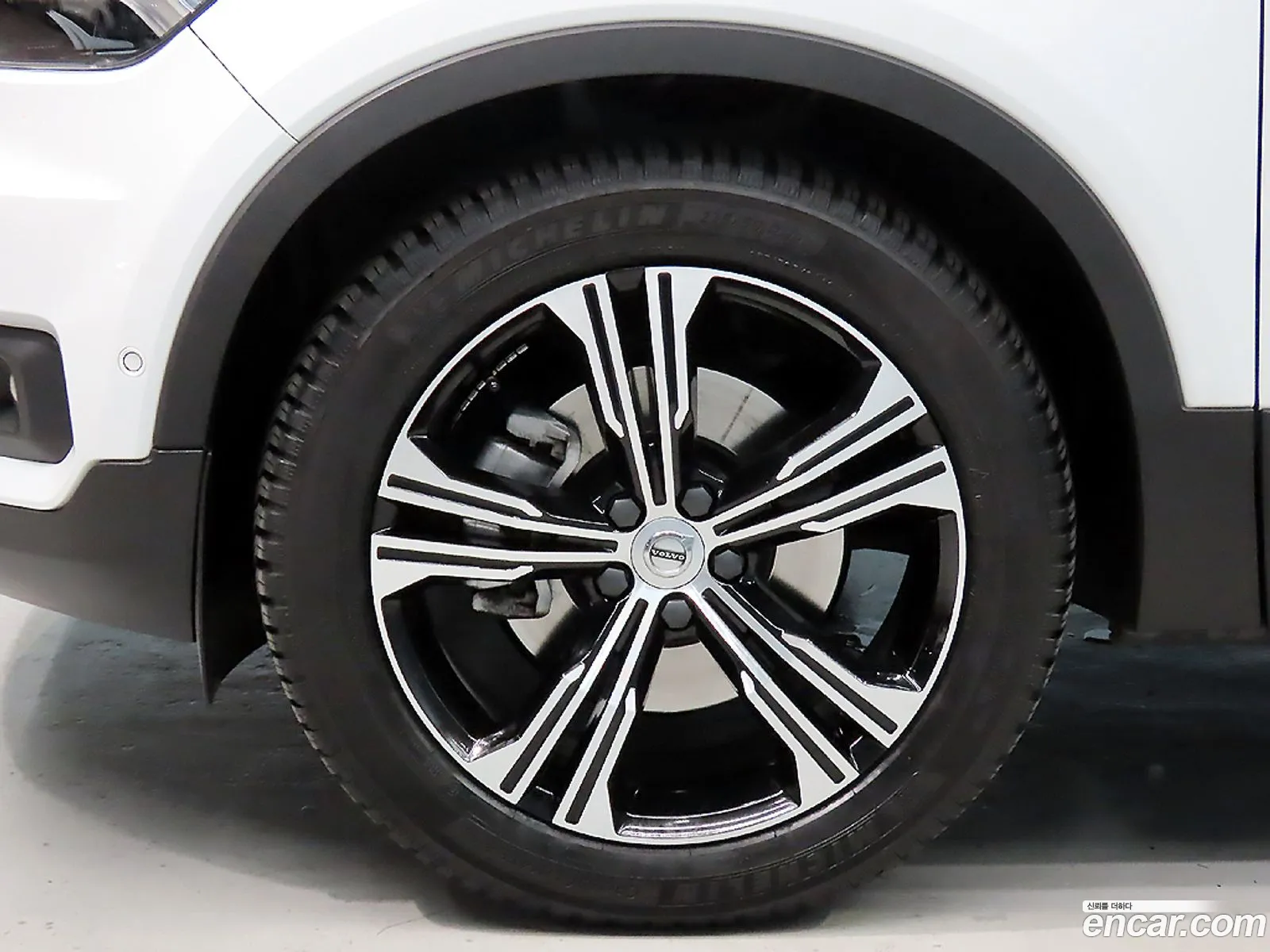 Volvo XC40 2021 — 17