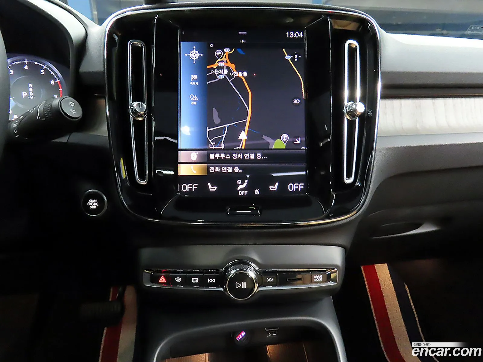 Volvo XC40 2021 — 2