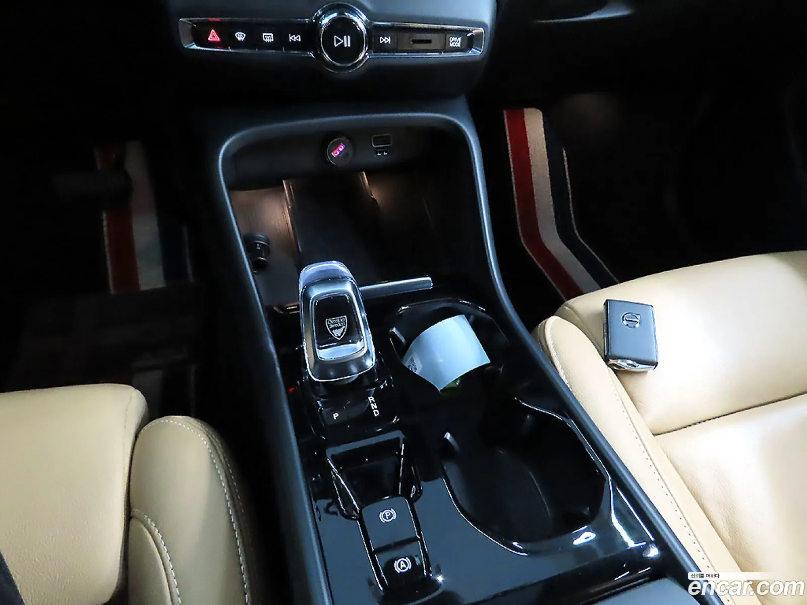 Volvo XC40 2021 — 3