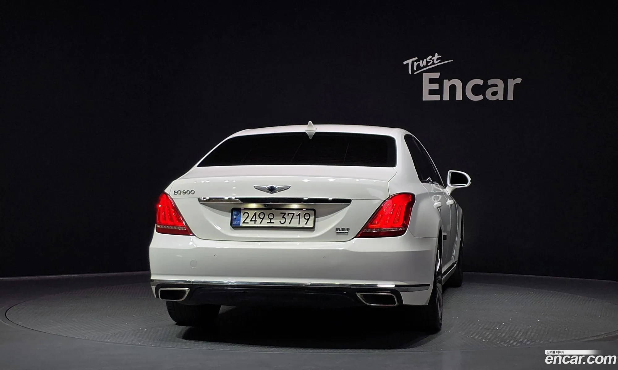 Genesis EQ900 2015 — 17
