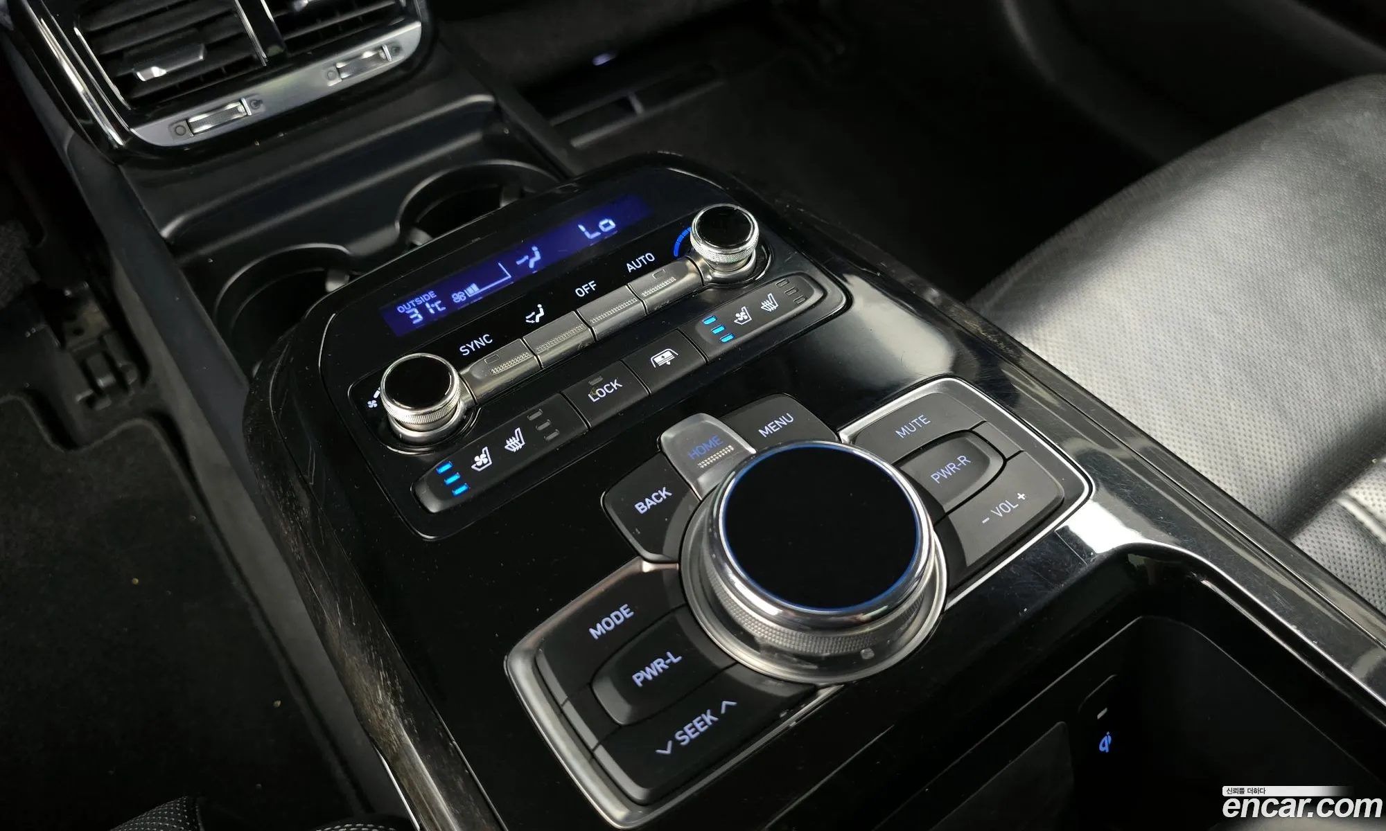 Genesis EQ900 2015 — 6