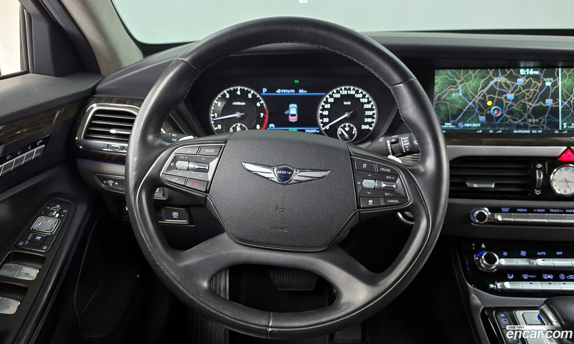 Genesis EQ900 2015 — 3