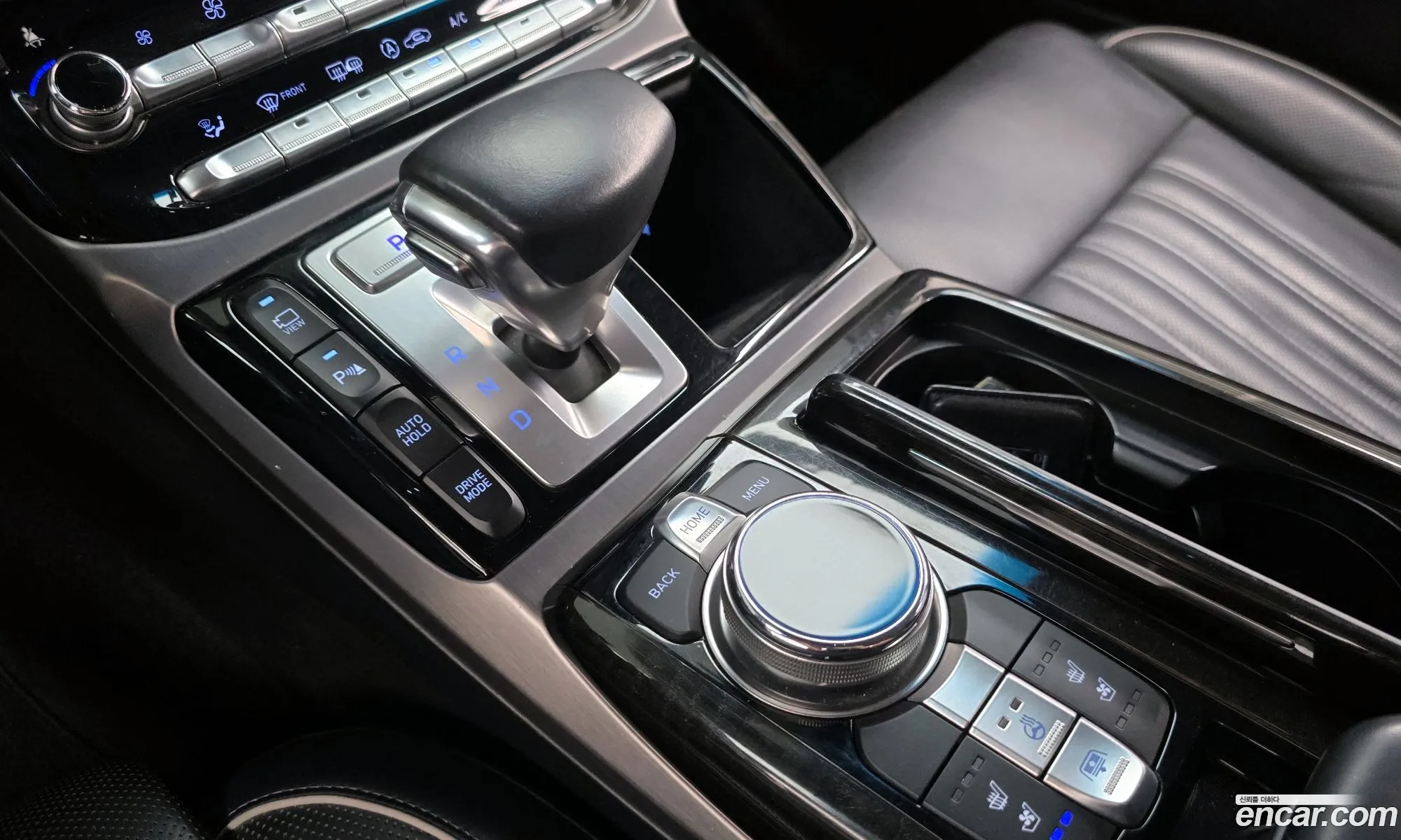 Genesis EQ900 2015 — 13