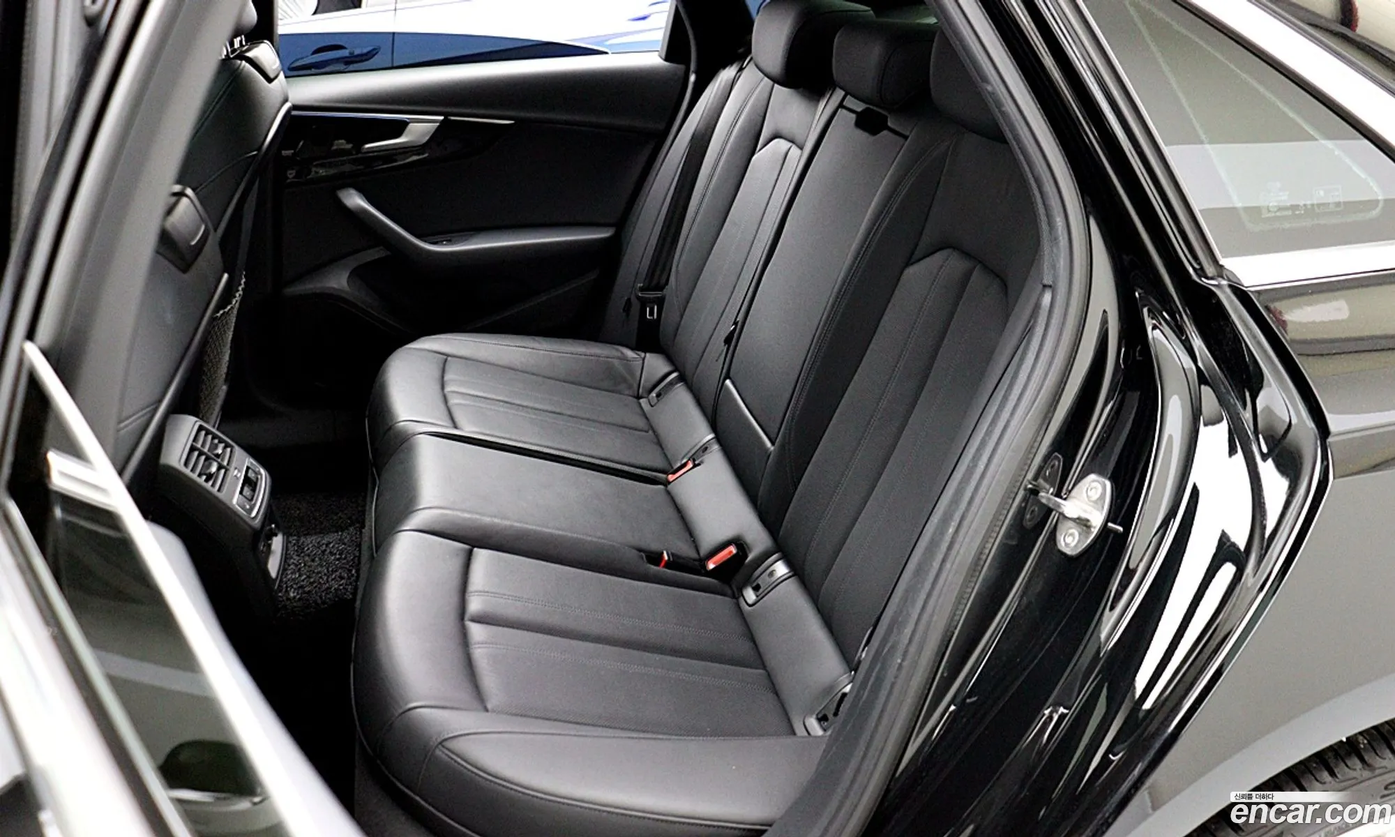 Audi A4 2022 — 18