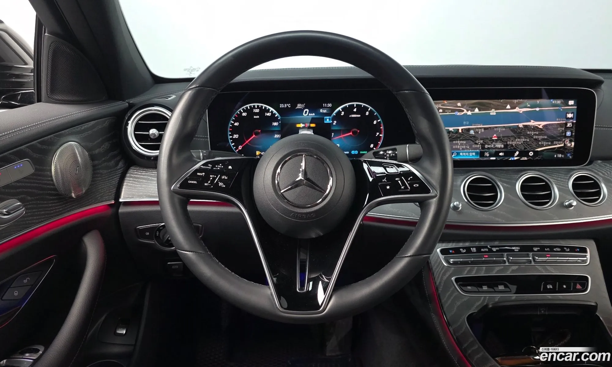 Mercedes-Benz E-Class W213 2022 — 24