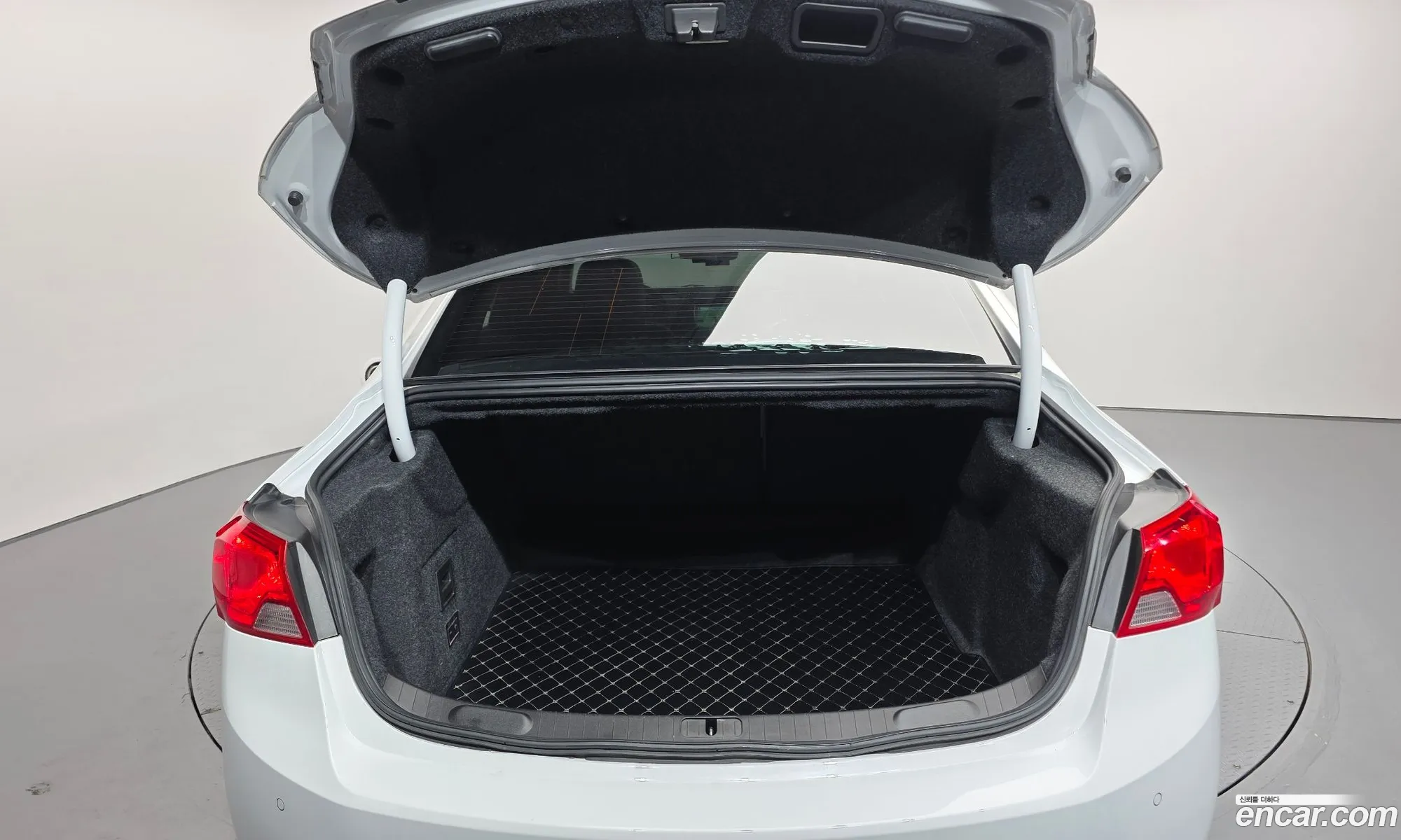 Chevrolet (GM Daewoo) Impala 2016 — 33