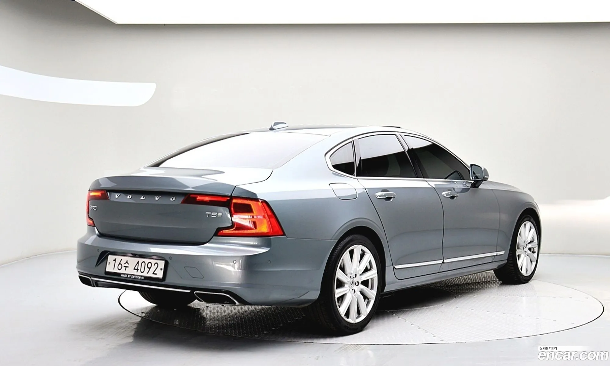 Volvo S90 2018 — 15