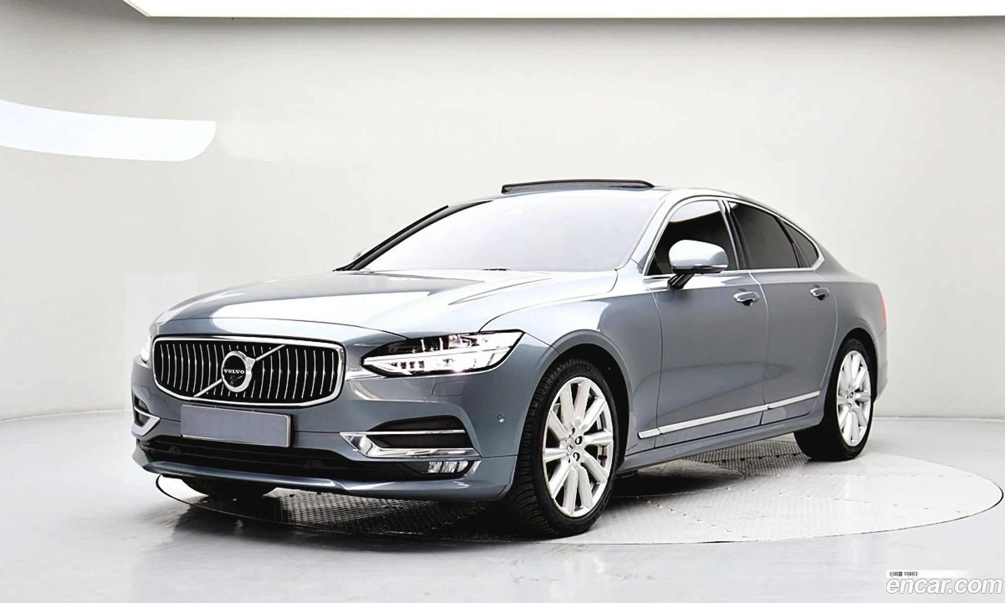 Volvo S90 2018 — 13