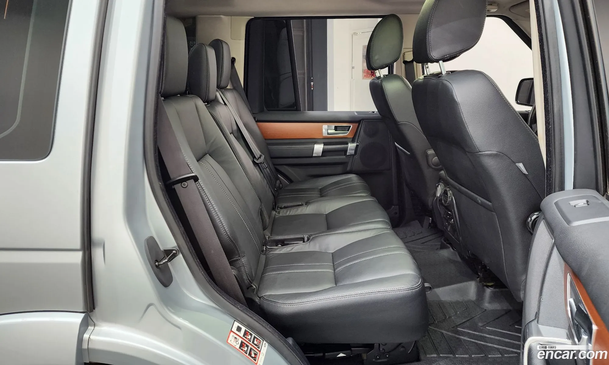 Land Rover Discovery 4 2011 SALLAAAG4BA589209 — 16