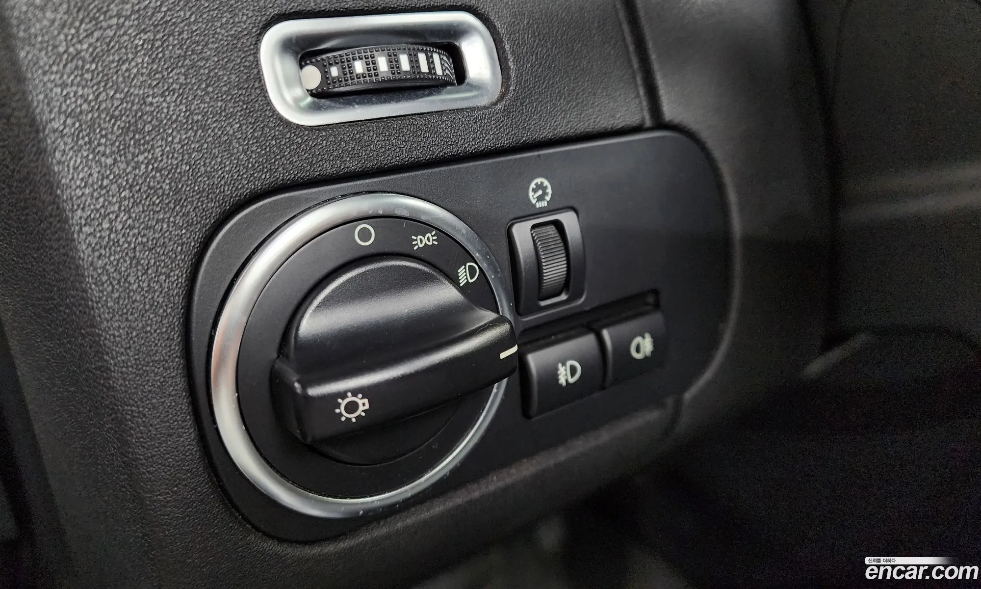 Land Rover Discovery 4 2011 SALLAAAG4BA589209 — 12