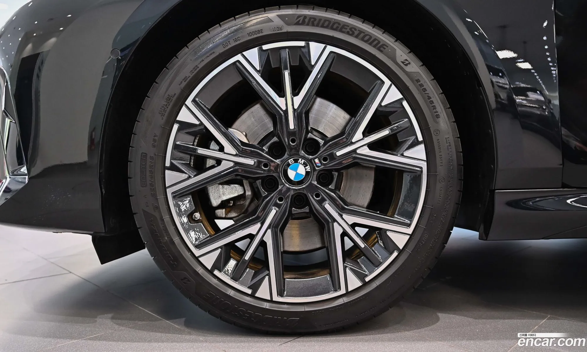 BMW 1 Series 2025 — 16