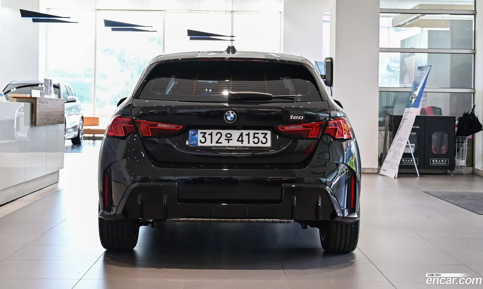 BMW 1 Series 2025 — 6