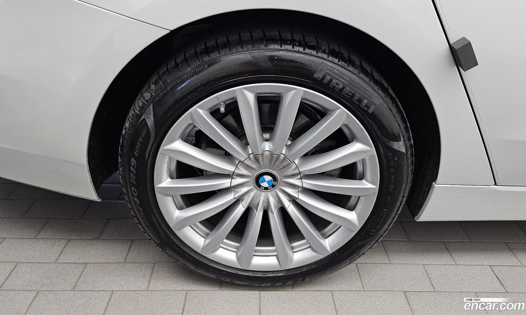 BMW 6 Series GT 2024 WBAJY8103RCS32367 — 27