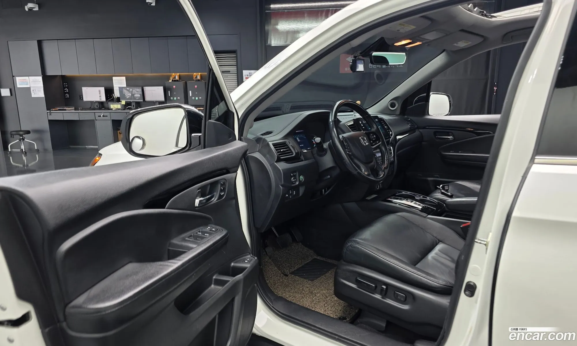 Honda Pilot 2019 5FNYF6860KB201049 — 29