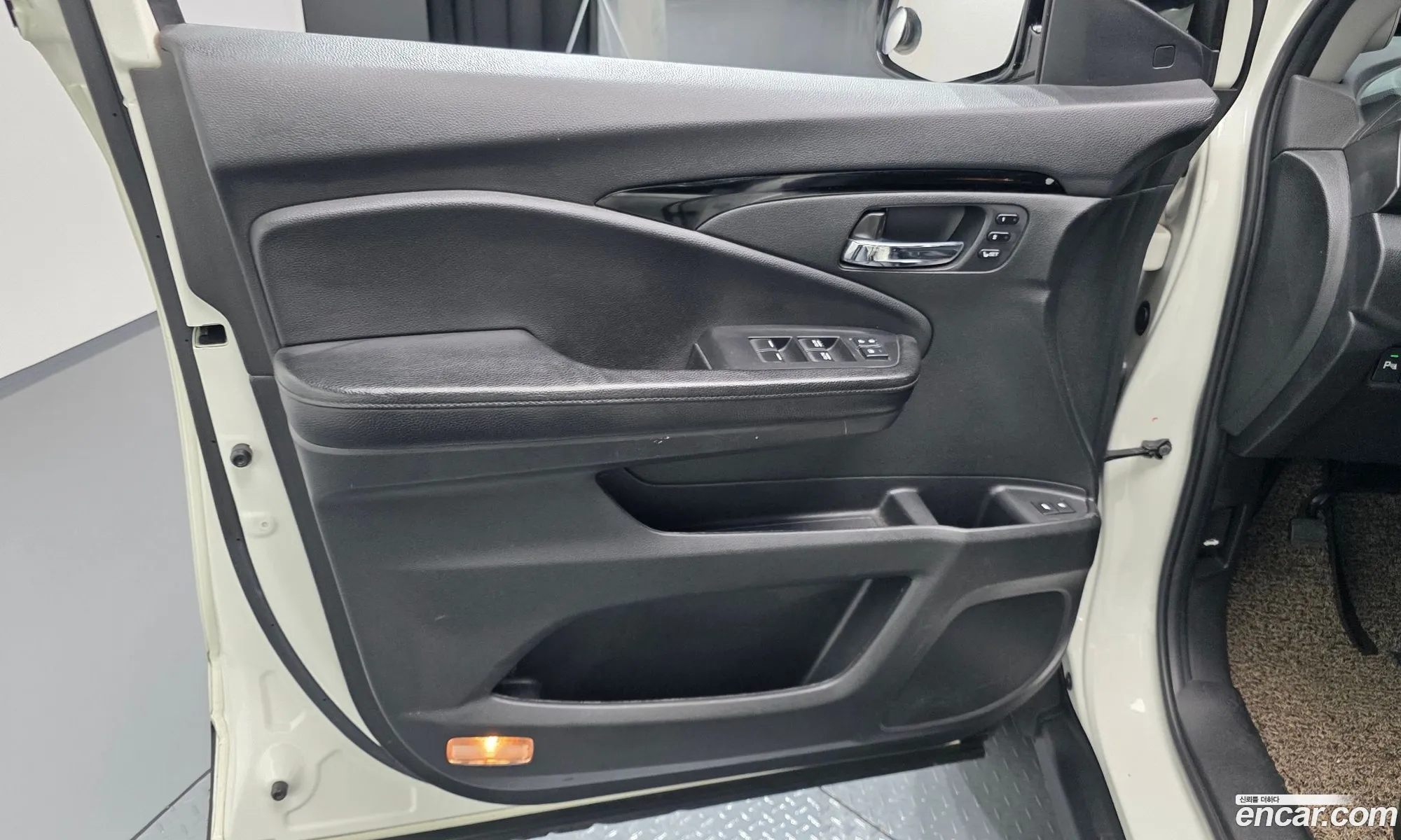 Honda Pilot 2019 5FNYF6860KB201049 — 16