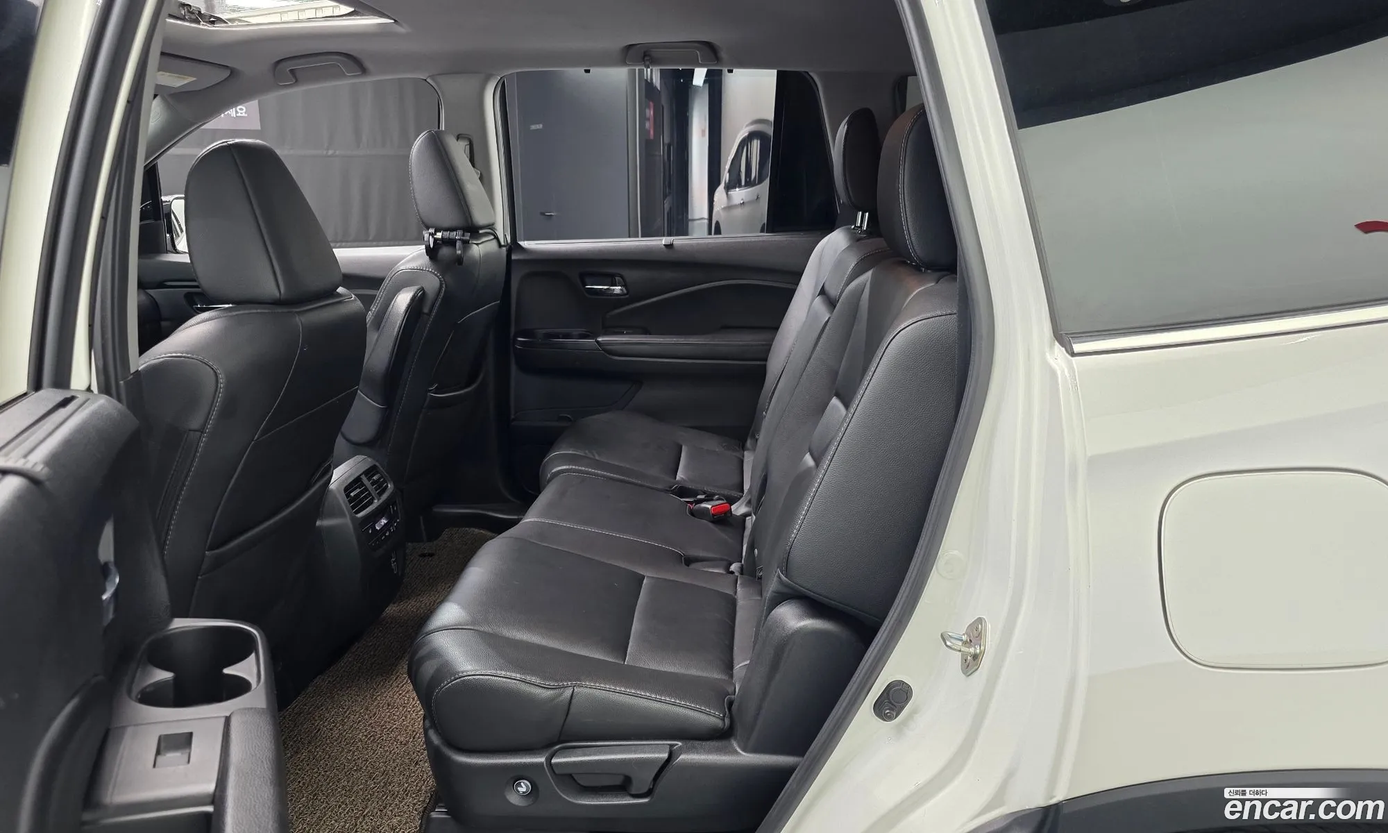 Honda Pilot 2019 5FNYF6860KB201049 — 19
