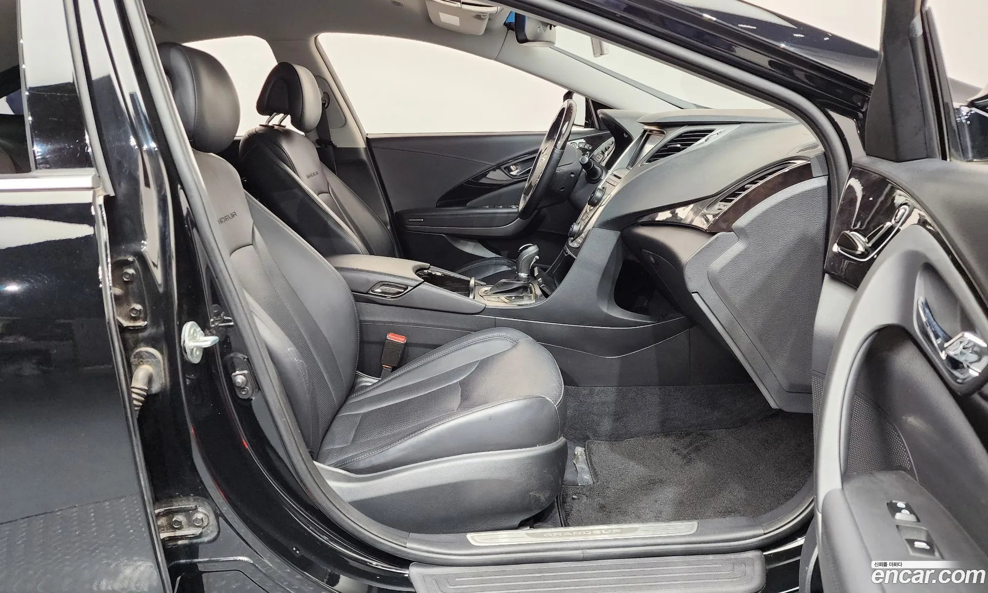 Hyundai Grandeur HG 2012 — 12