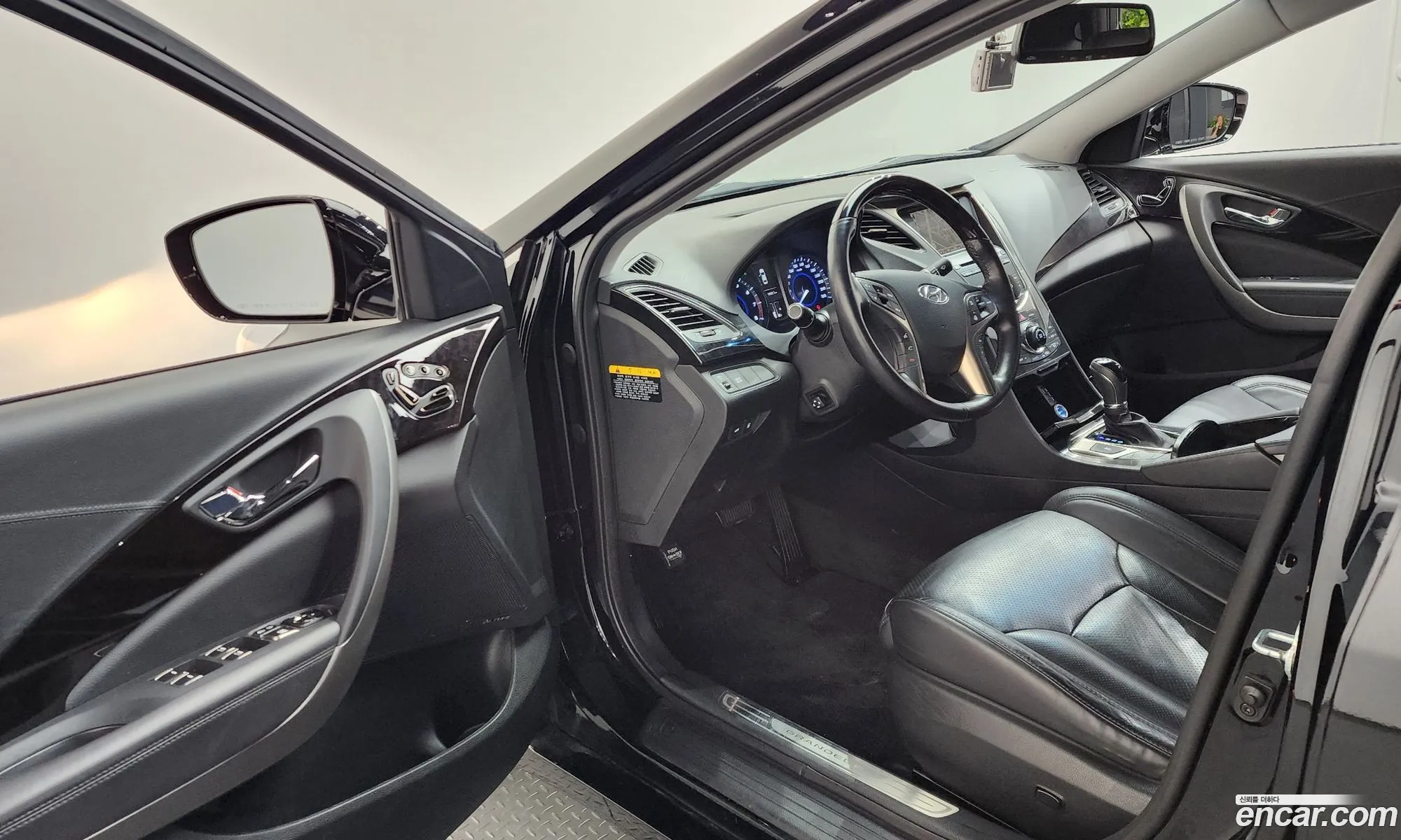 Hyundai Grandeur HG 2012 — 13