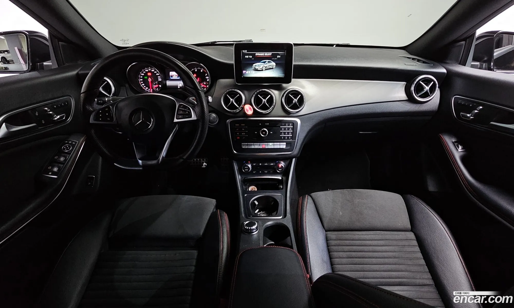 Mercedes-Benz CLA-Class C117 2018 — 13