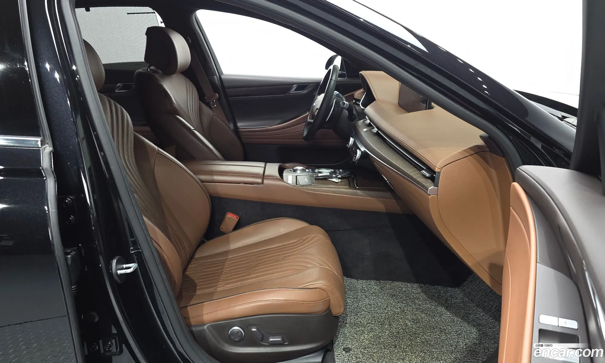 Genesis G80 2022 KMTGB41CDNU135347 — 2