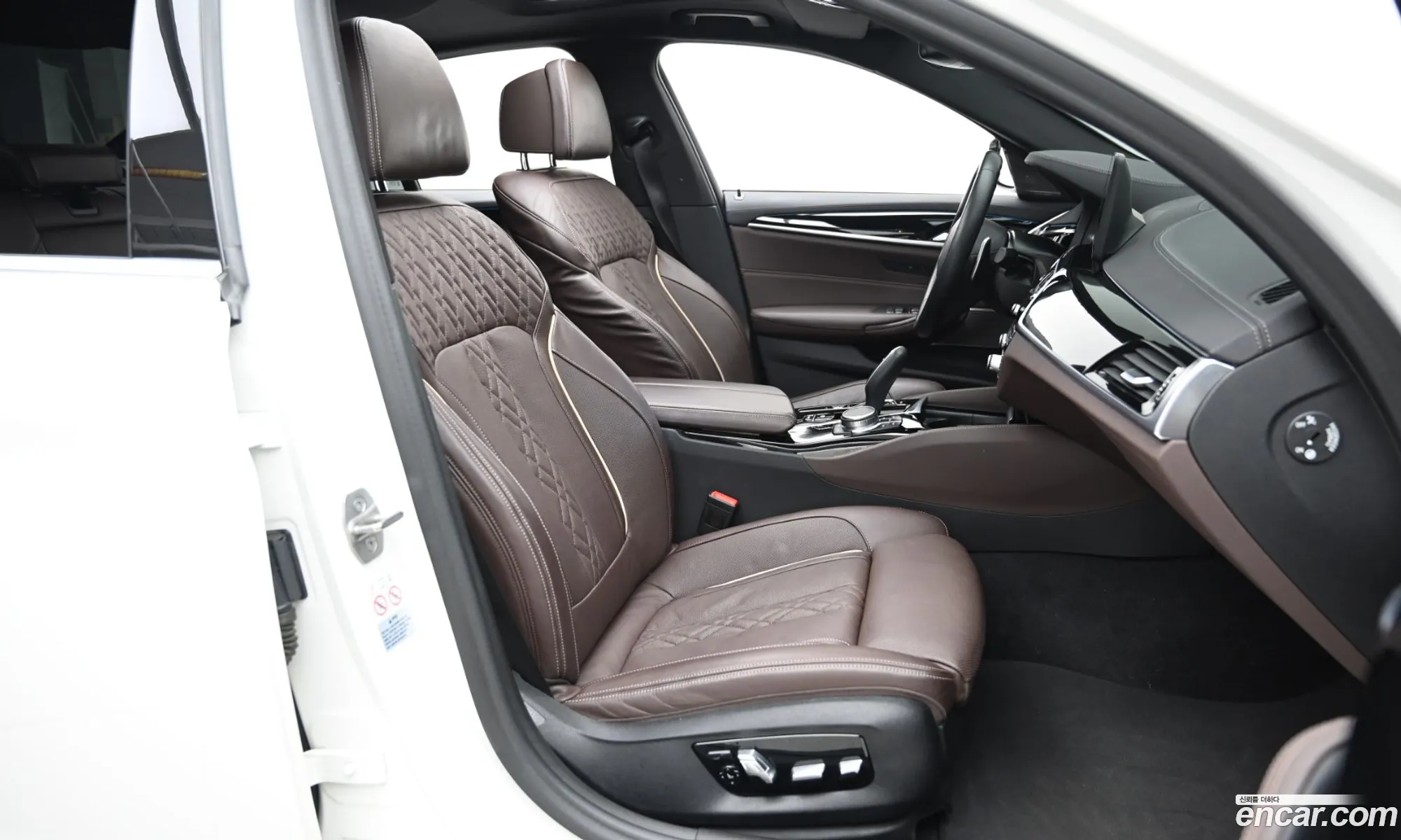 BMW 5 Series 2021 WBA51AG06MCH13374 — 2