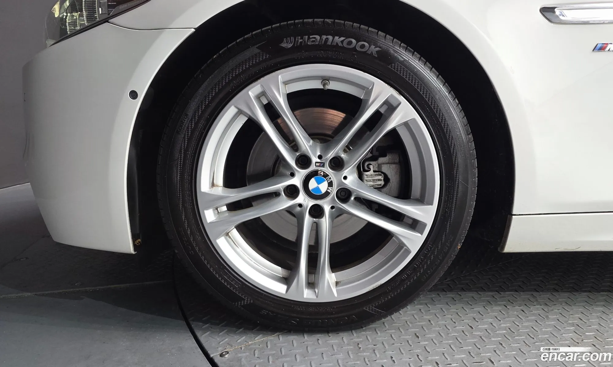 BMW 5 Series 2016 — 16