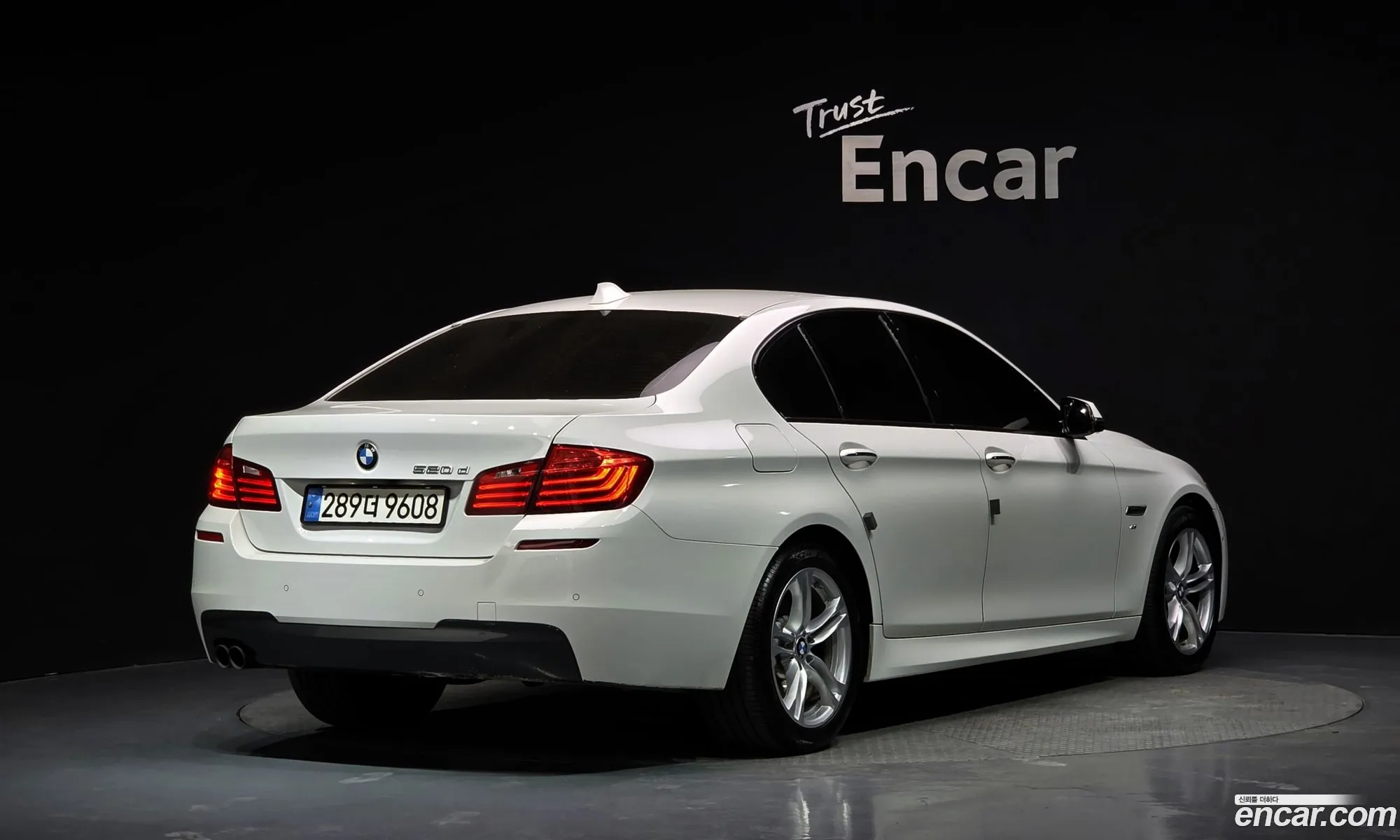 BMW 5 Series 2016 — 17