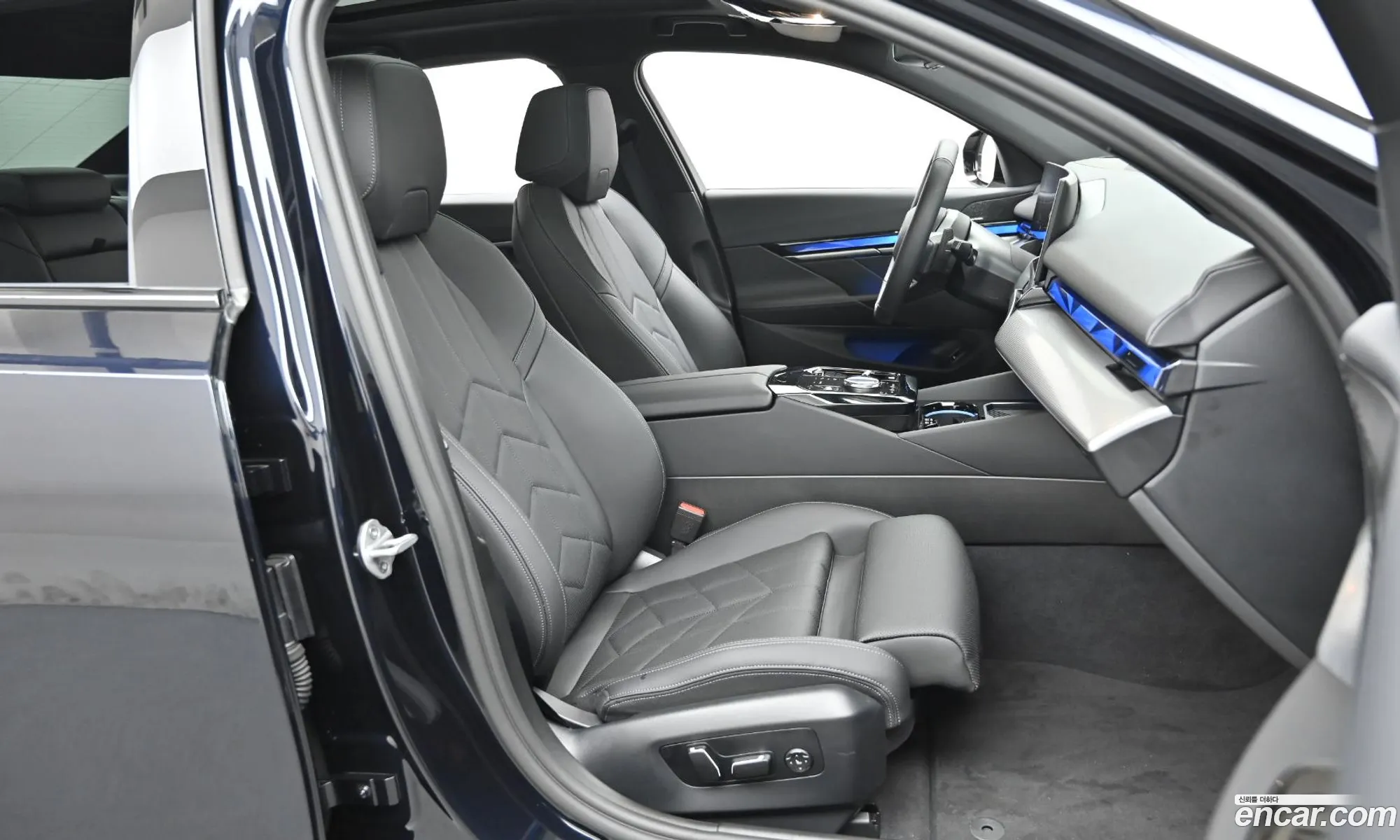 BMW 5 Series 2025 — 15