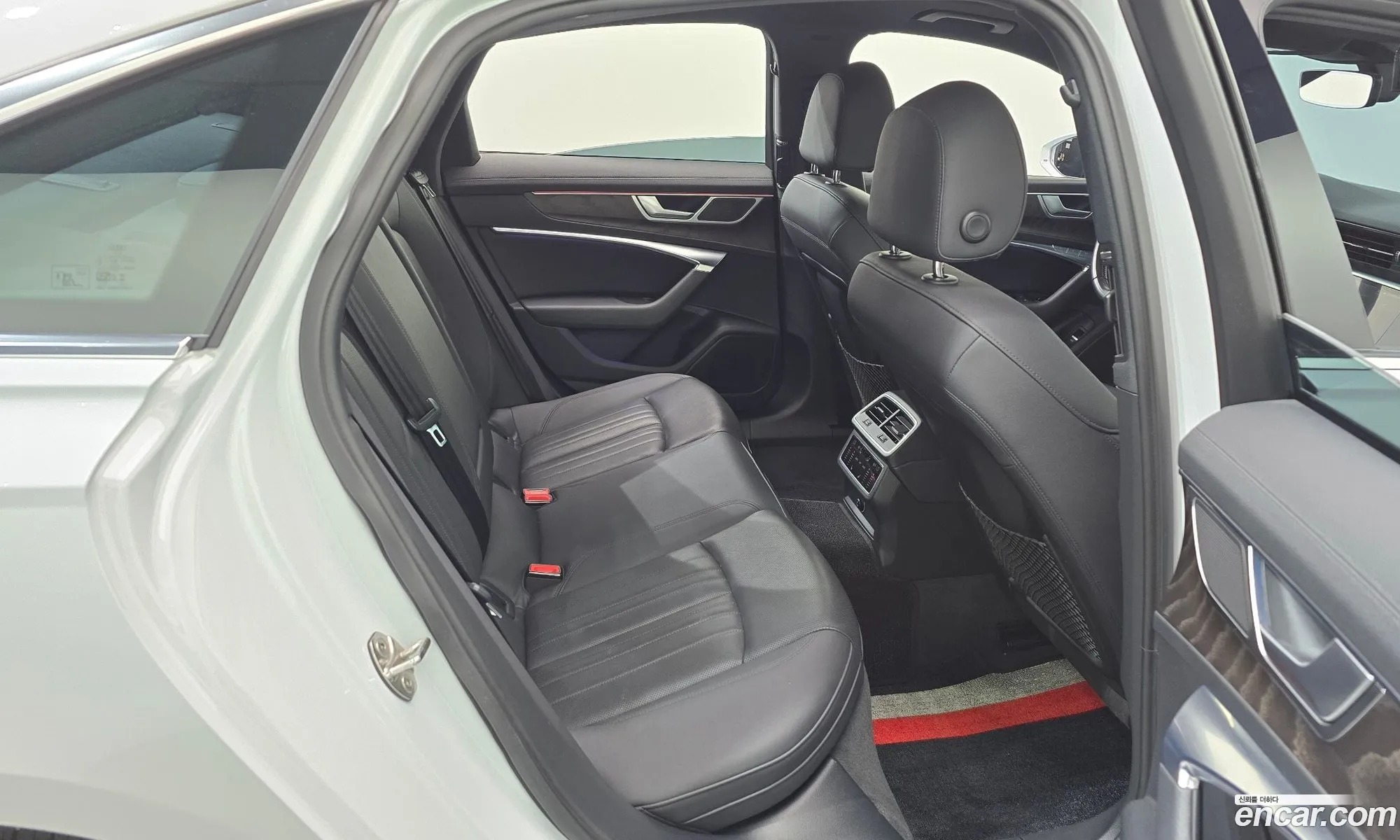 Audi A6 2020 WAUZZZF29LN073530 — 2