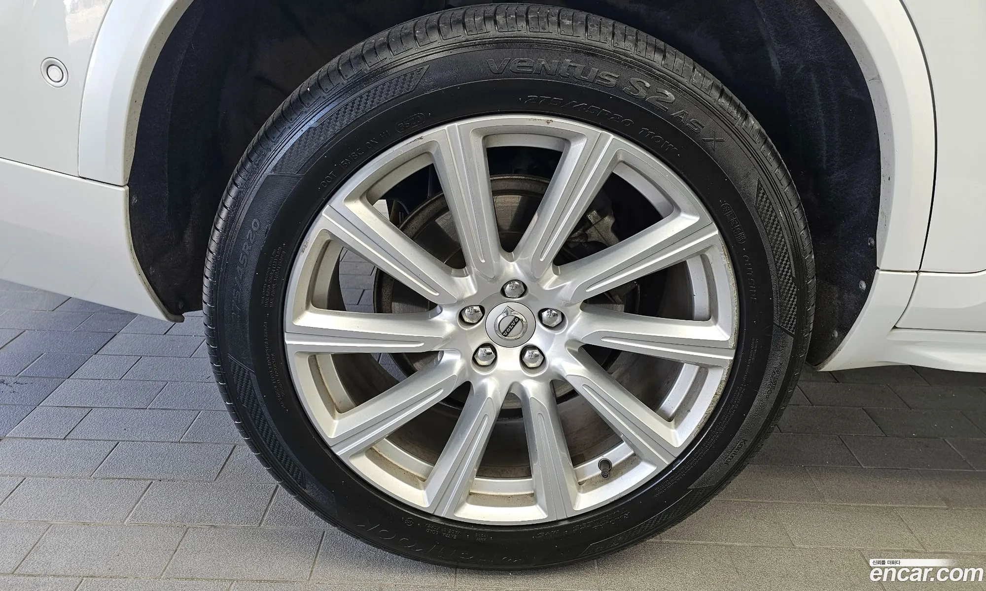 Volvo XC90 2017 YV1LF68ACJ1190882 — 13