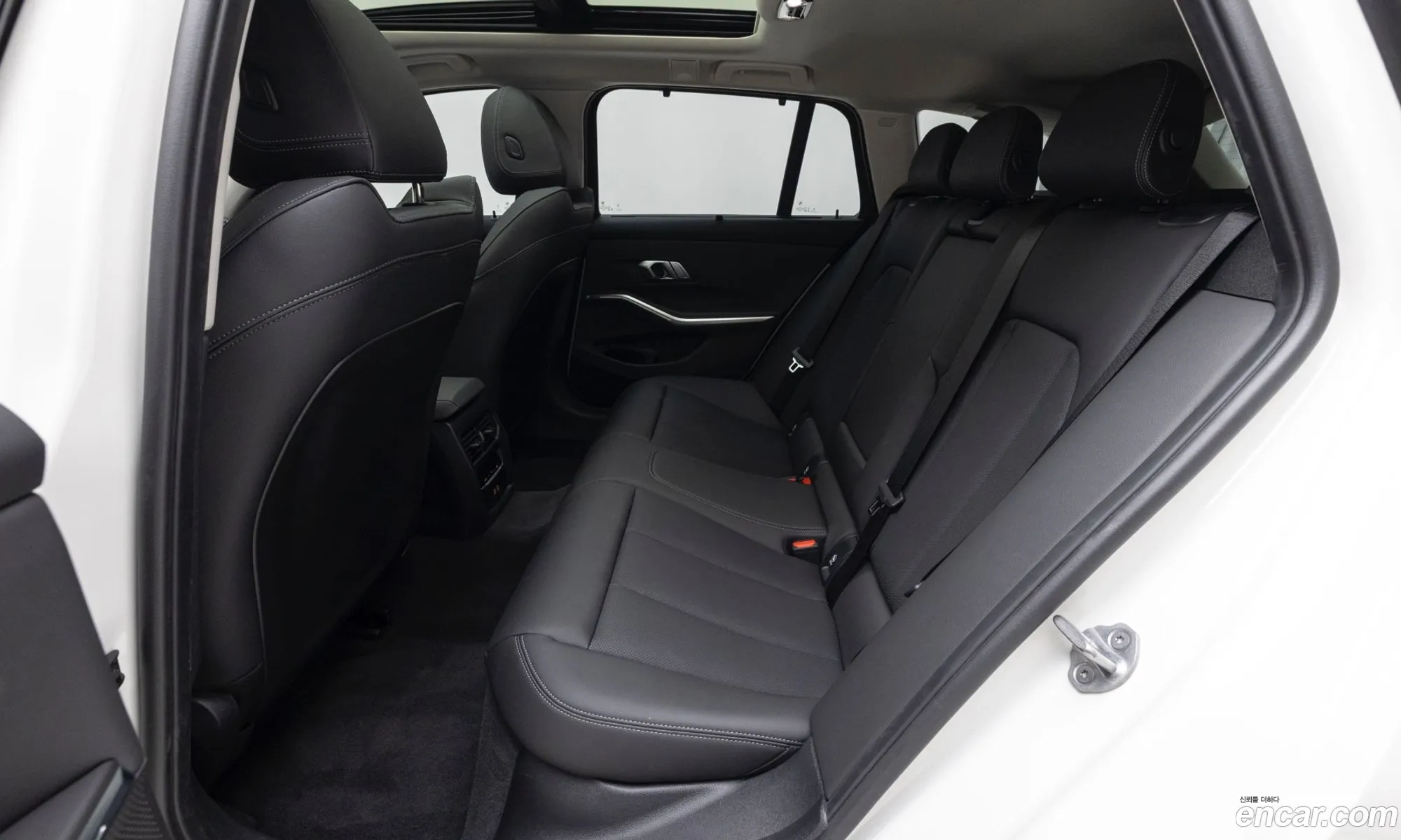 BMW 3 Series 2025 — 4