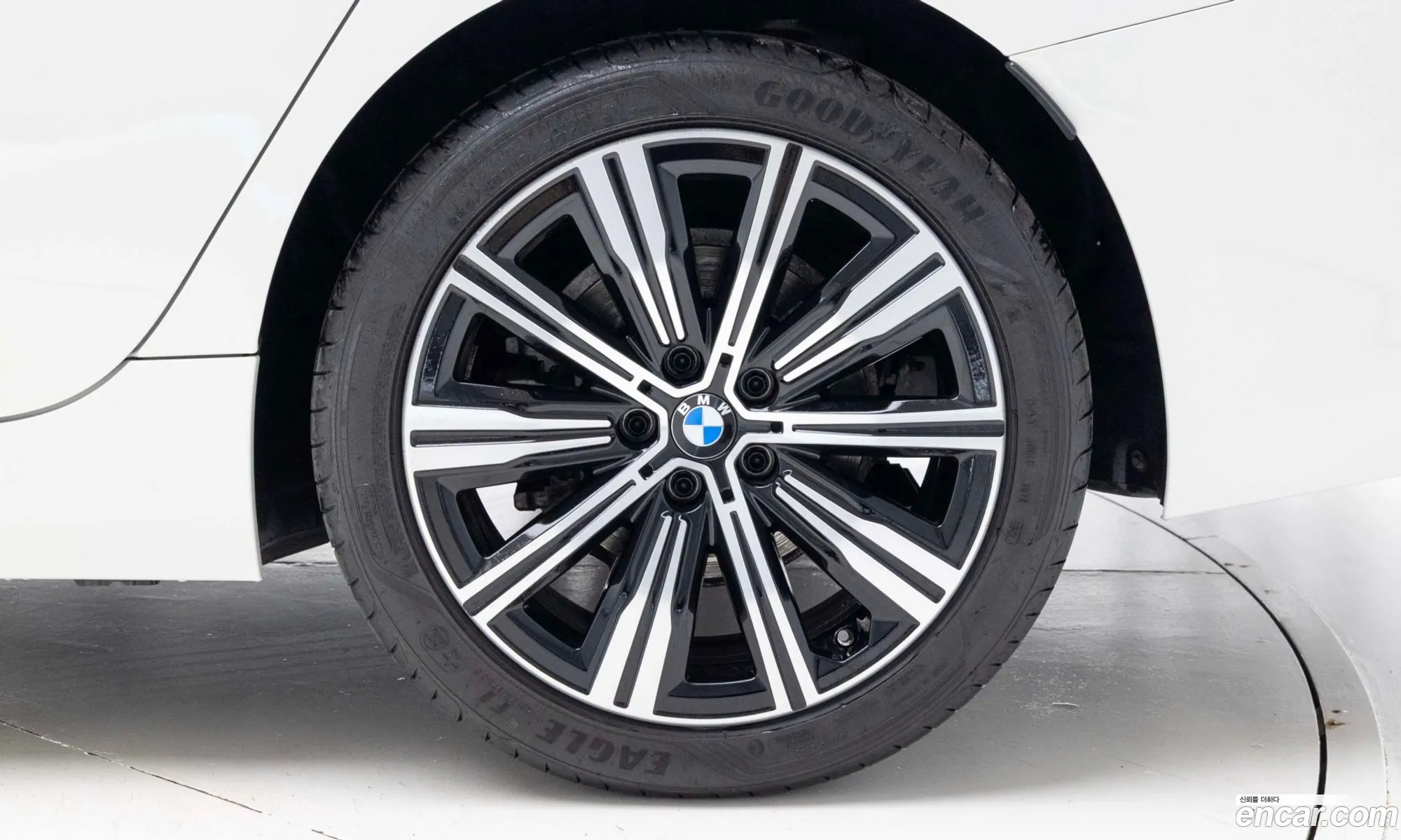 BMW 3 Series 2025 — 6
