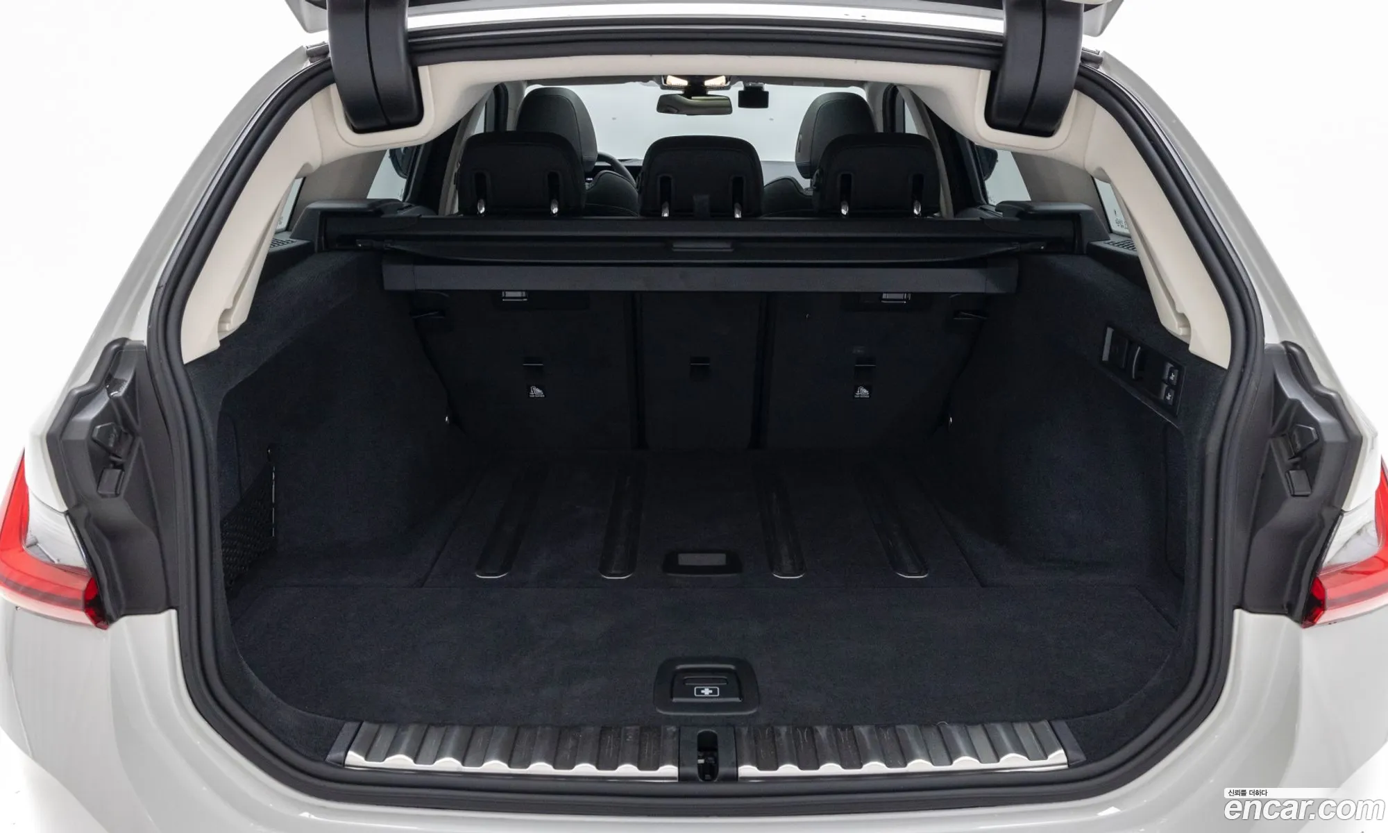 BMW 3 Series 2025 — 9