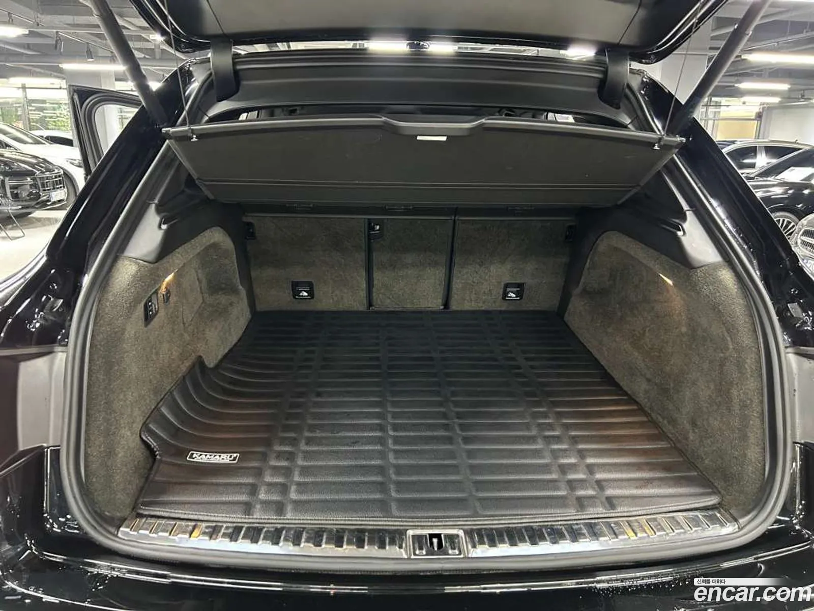 Bentley Bentayga 2020 — 18