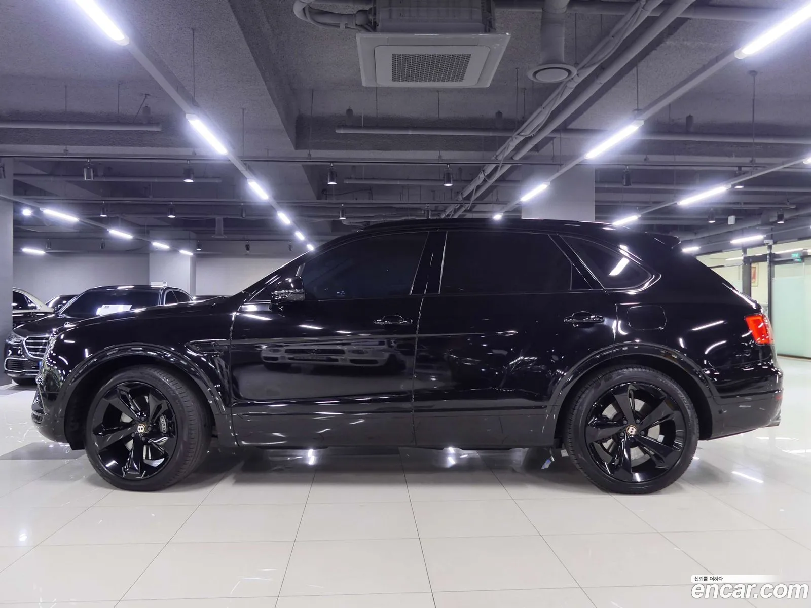 Bentley Bentayga 2020 — 13