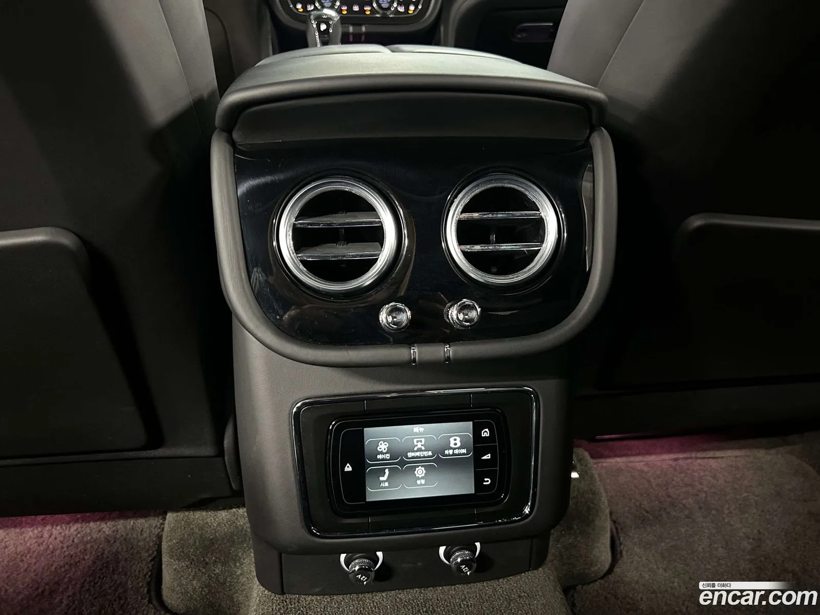 Bentley Bentayga 2020 — 17