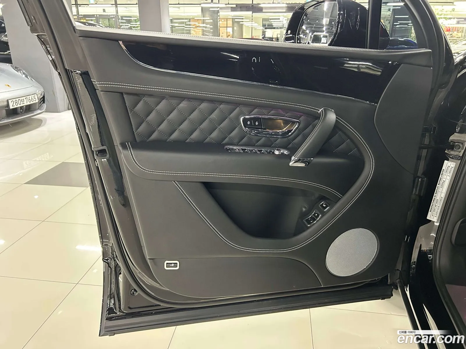 Bentley Bentayga 2020 — 3