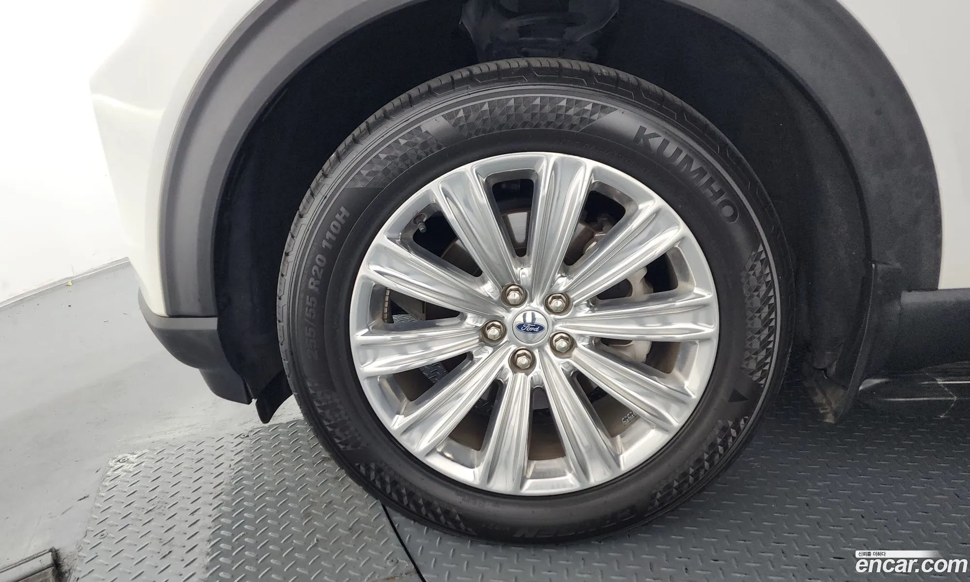 Ford Explorer 6th Gen 2020 1FMSK8FH2LGC54637 — 34
