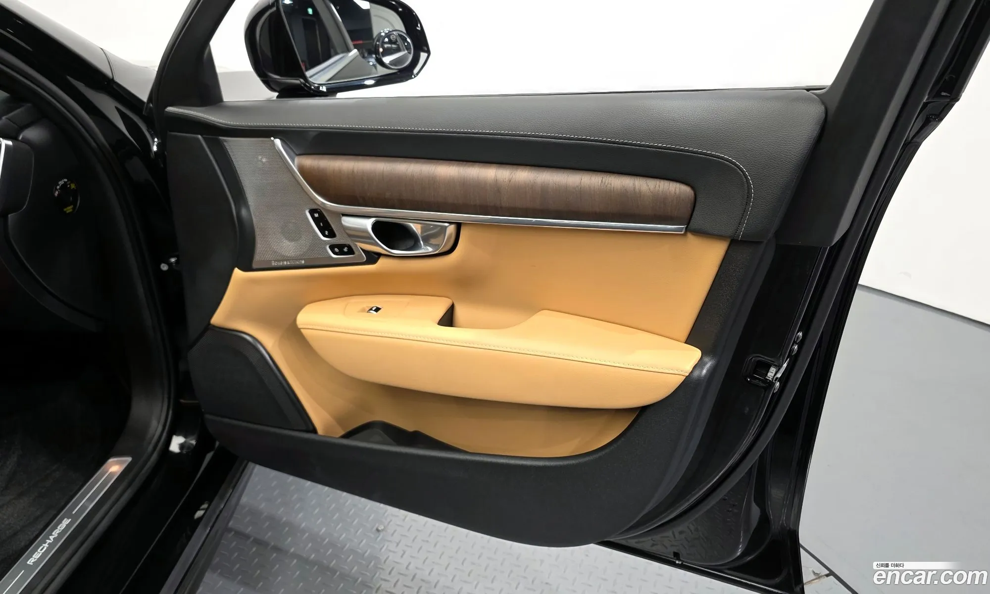Volvo S90 2023 LVYPTH609PP344951 — 12