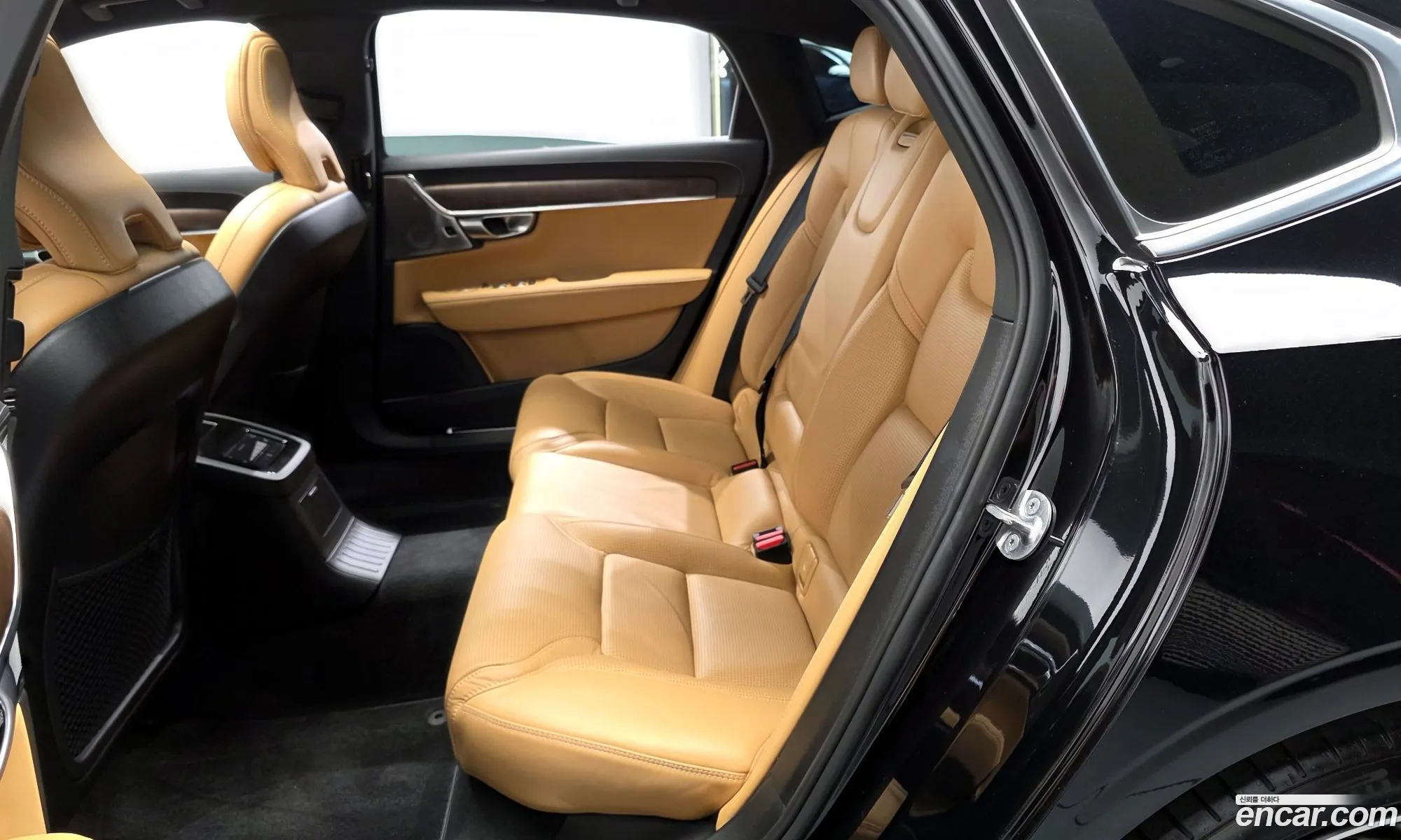 Volvo S90 2023 LVYPTH609PP344951 — 27