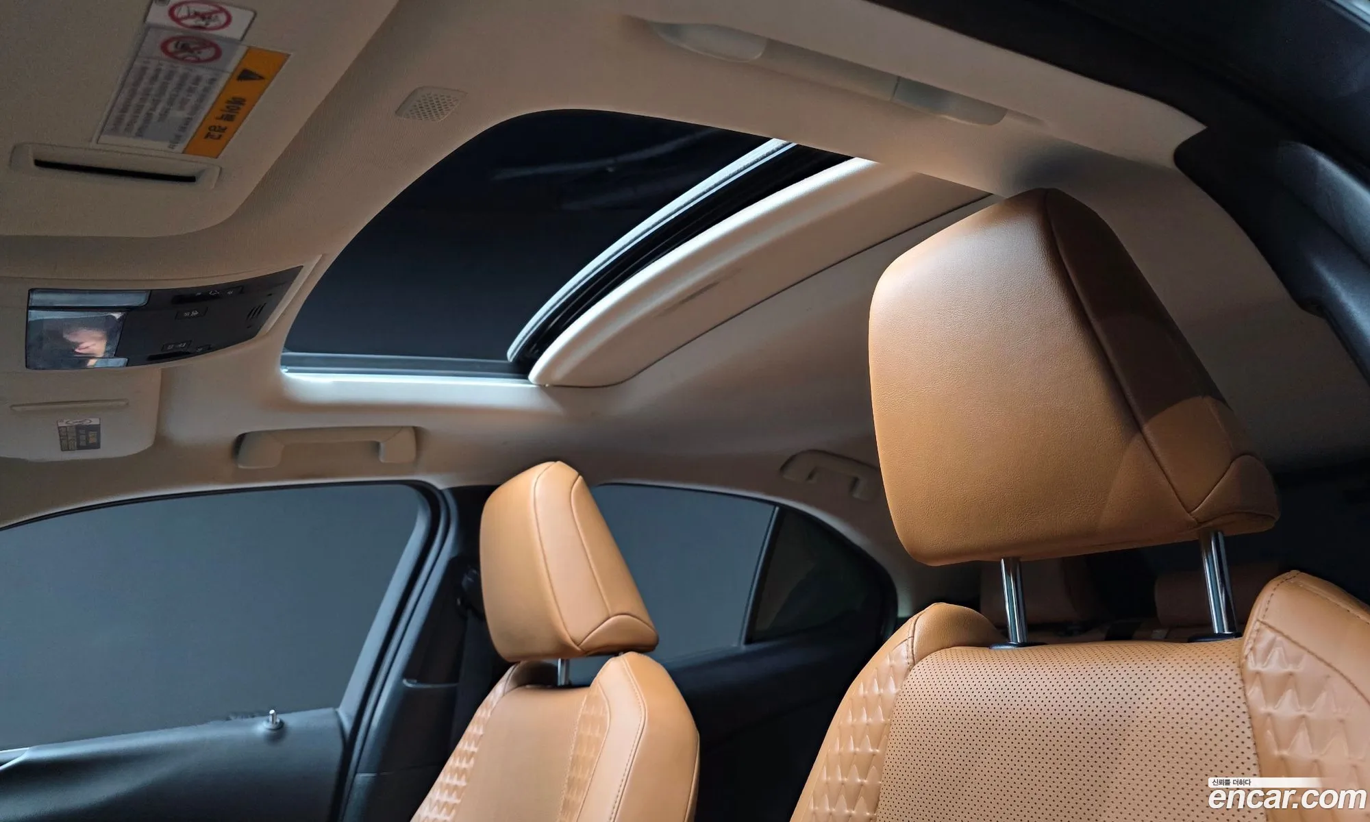 Lexus UX250h 2019 JTHY6JBH1K2001125 — 20