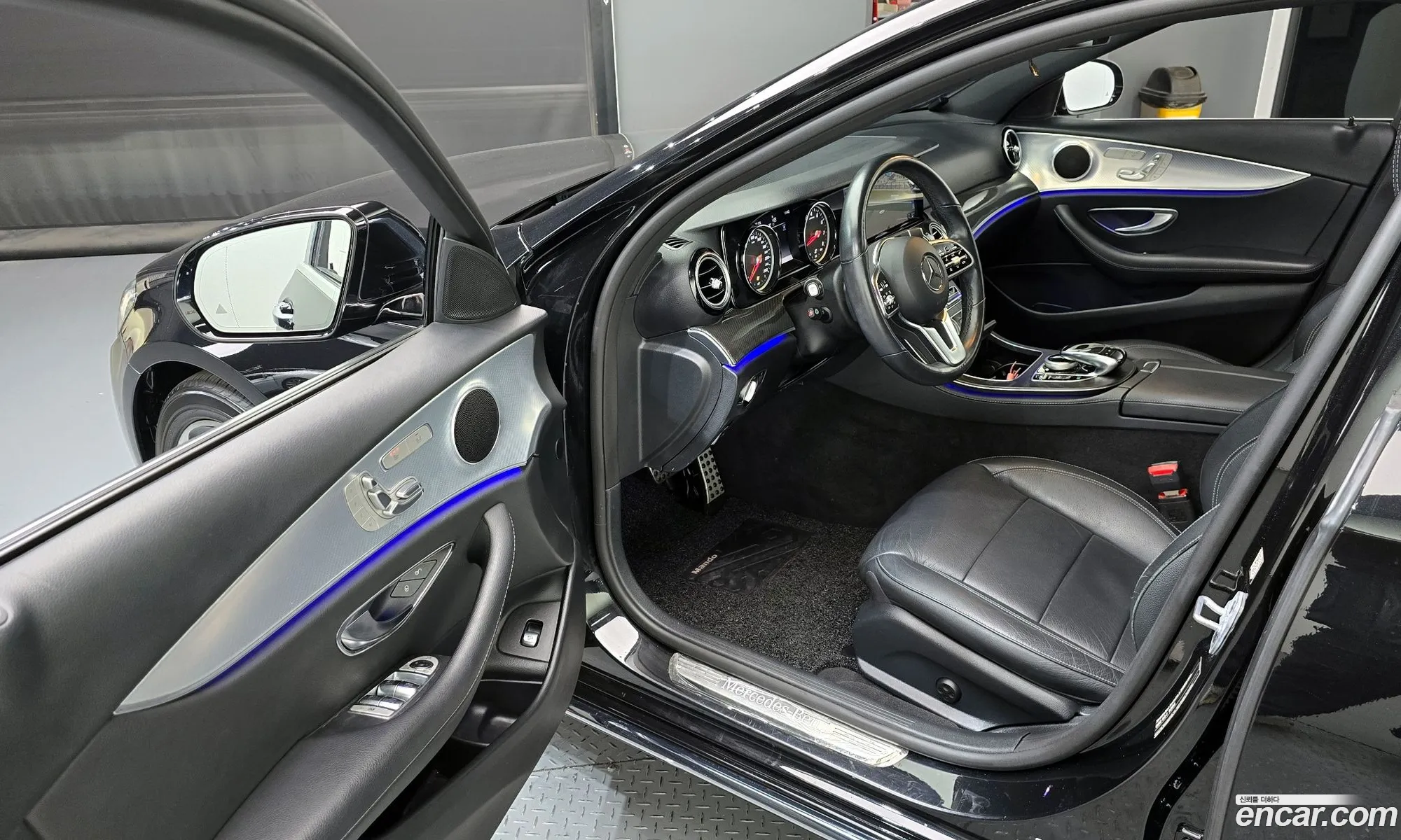 Mercedes-Benz E-Class W213 2019 WDDZF4FB1LA703228 — 16