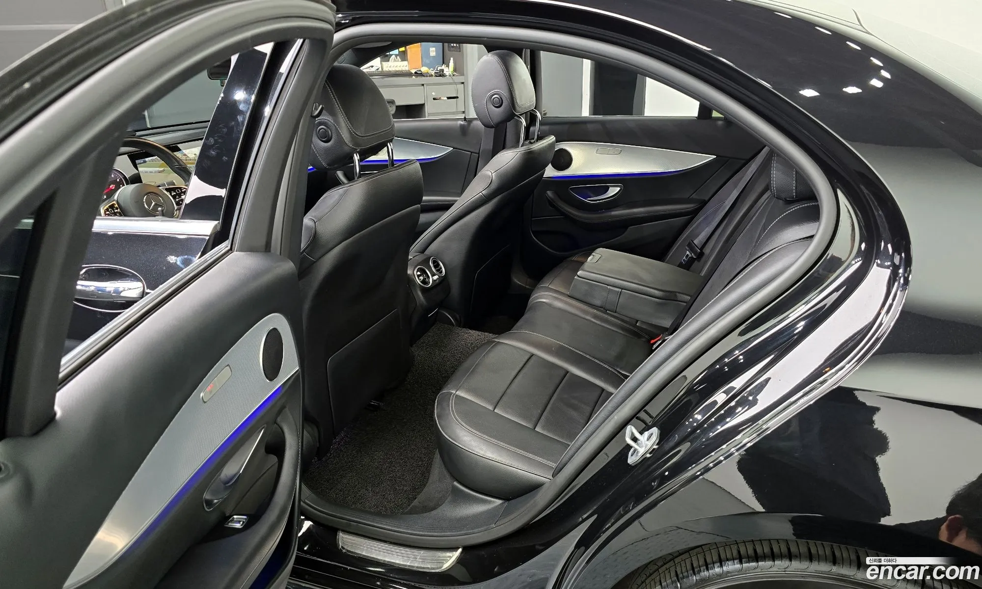Mercedes-Benz E-Class W213 2019 WDDZF4FB1LA703228 — 9