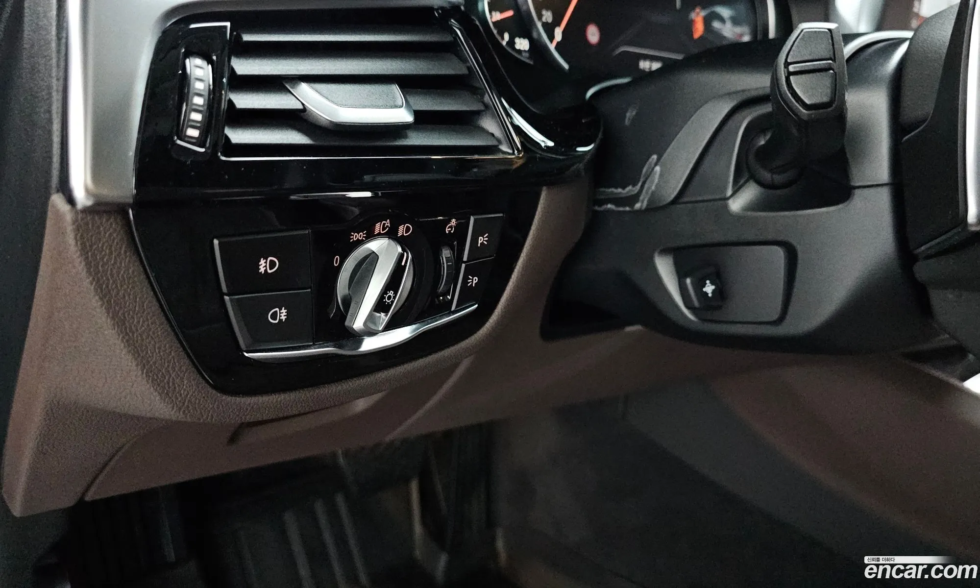 BMW 5 Series 2018 — 24