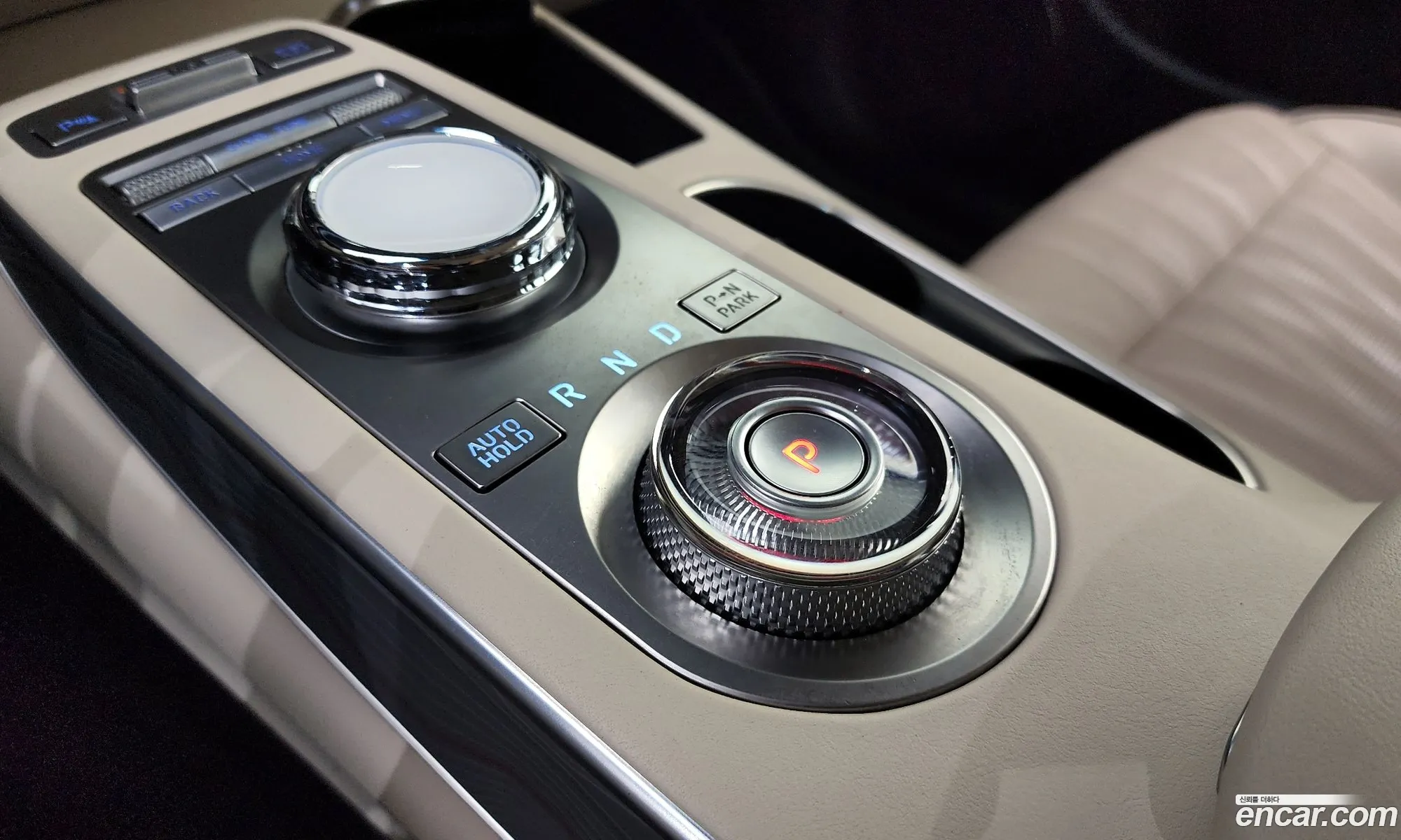 Genesis GV70 2021 — 16