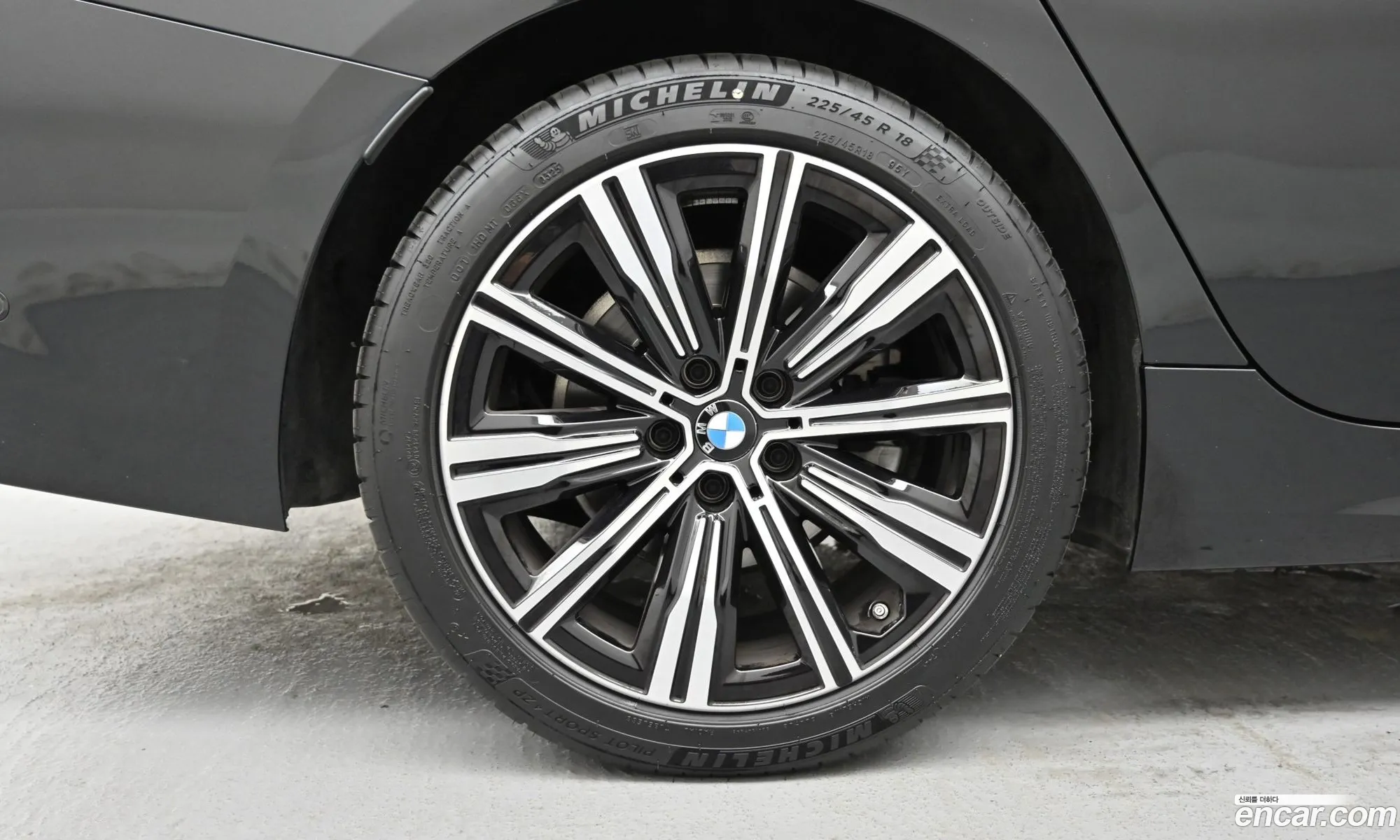 BMW 3 Series 2025 — 12