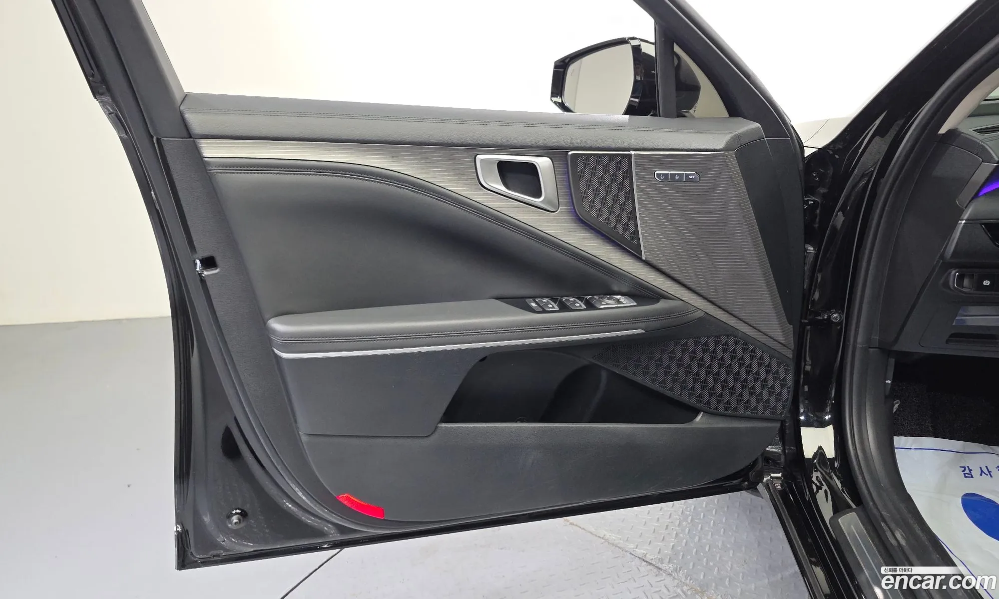 Kia K8 Hybrid 2024 — 22