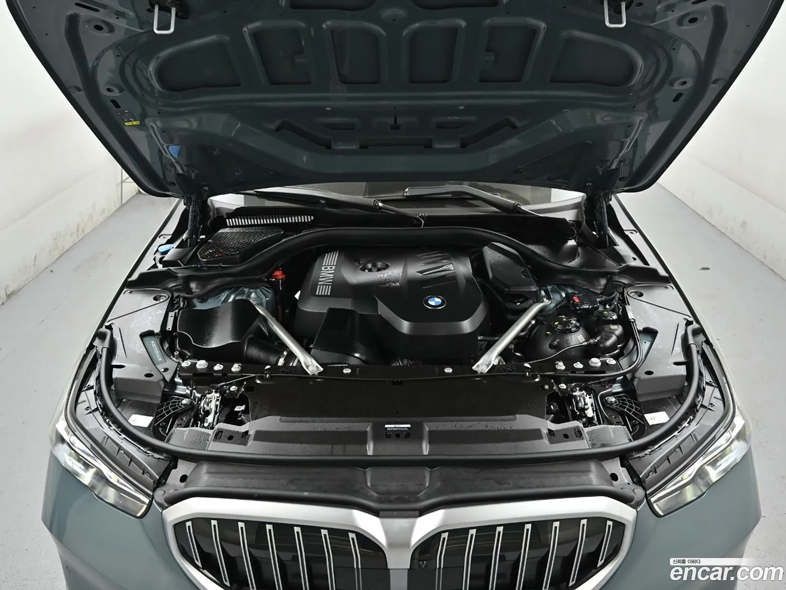 BMW 5 Series 2025 — 8